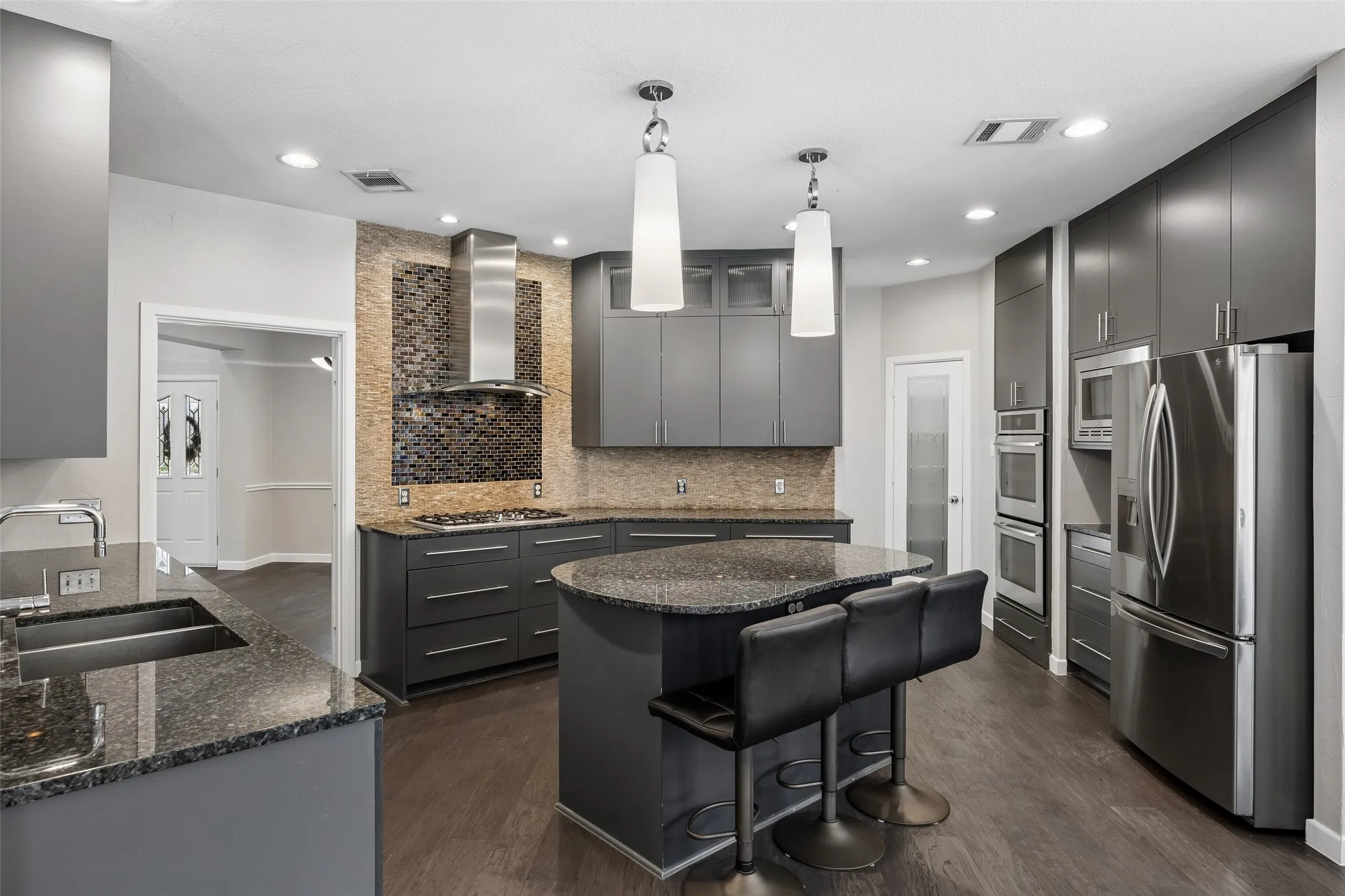 Single Family Residence For Rent in Collin County , 8408 Kenning Court, Plano, Texas 75024, 4 Bedroom, 3 Bathroom, 3 Garage spaces, 3,211 Sqft, built in 1996, mls#21347206, Real Estate Agent in Plano, Homes For Rent in Collin county, Homes For Rent in Plano, Realtor in Plano Texas, Real Estate Brokerage Independent Realty Texas, Luminita Cordes Realtor