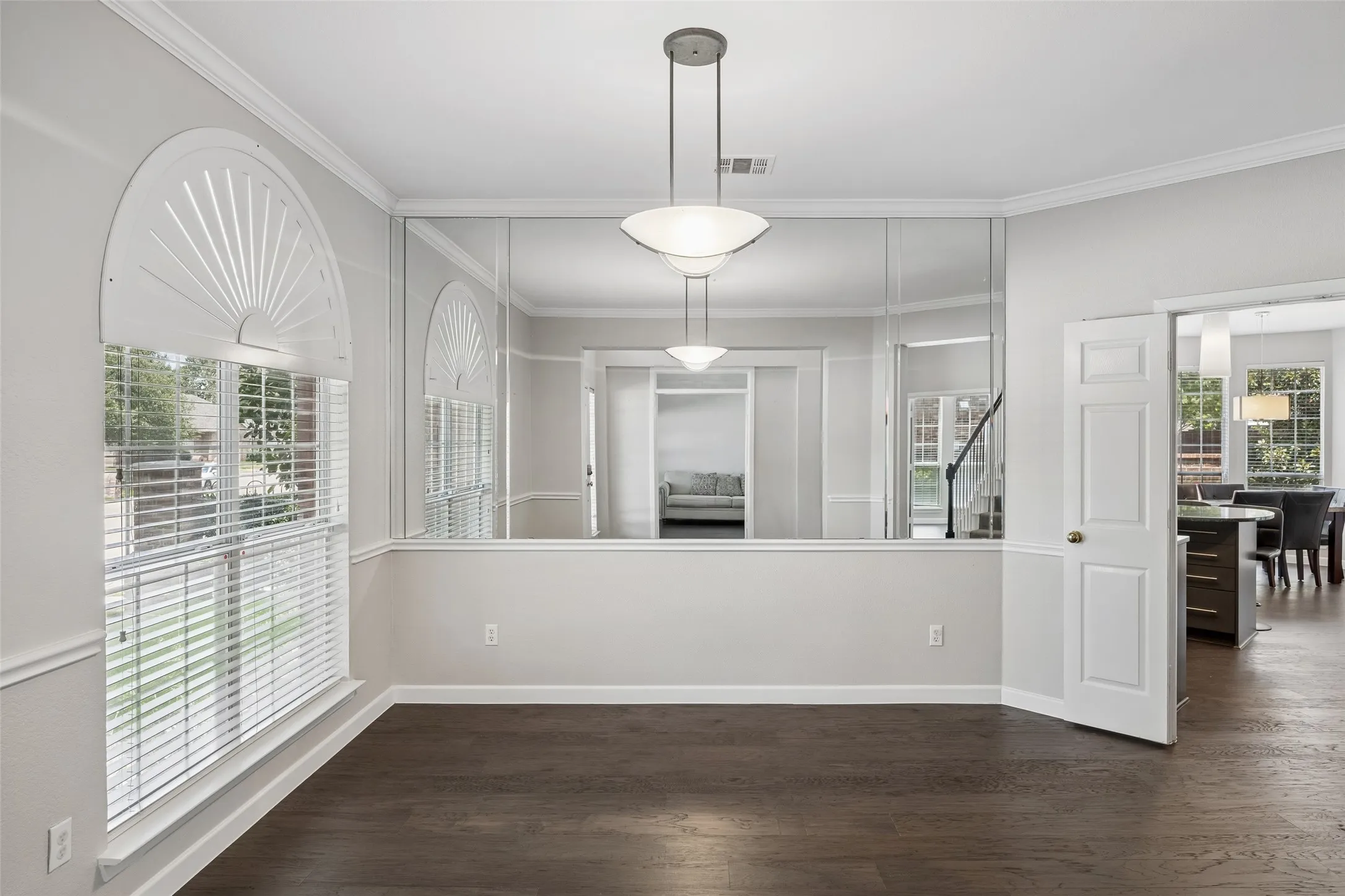 Single Family Residence For Rent in Collin County , 8408 Kenning Court, Plano, Texas 75024, 4 Bedroom, 3 Bathroom, 3 Garage spaces, 3,211 Sqft, built in 1996, mls#21347206, Real Estate Agent in Plano, Homes For Rent in Collin county, Homes For Rent in Plano, Realtor in Plano Texas, Real Estate Brokerage Independent Realty Texas, Luminita Cordes Realtor