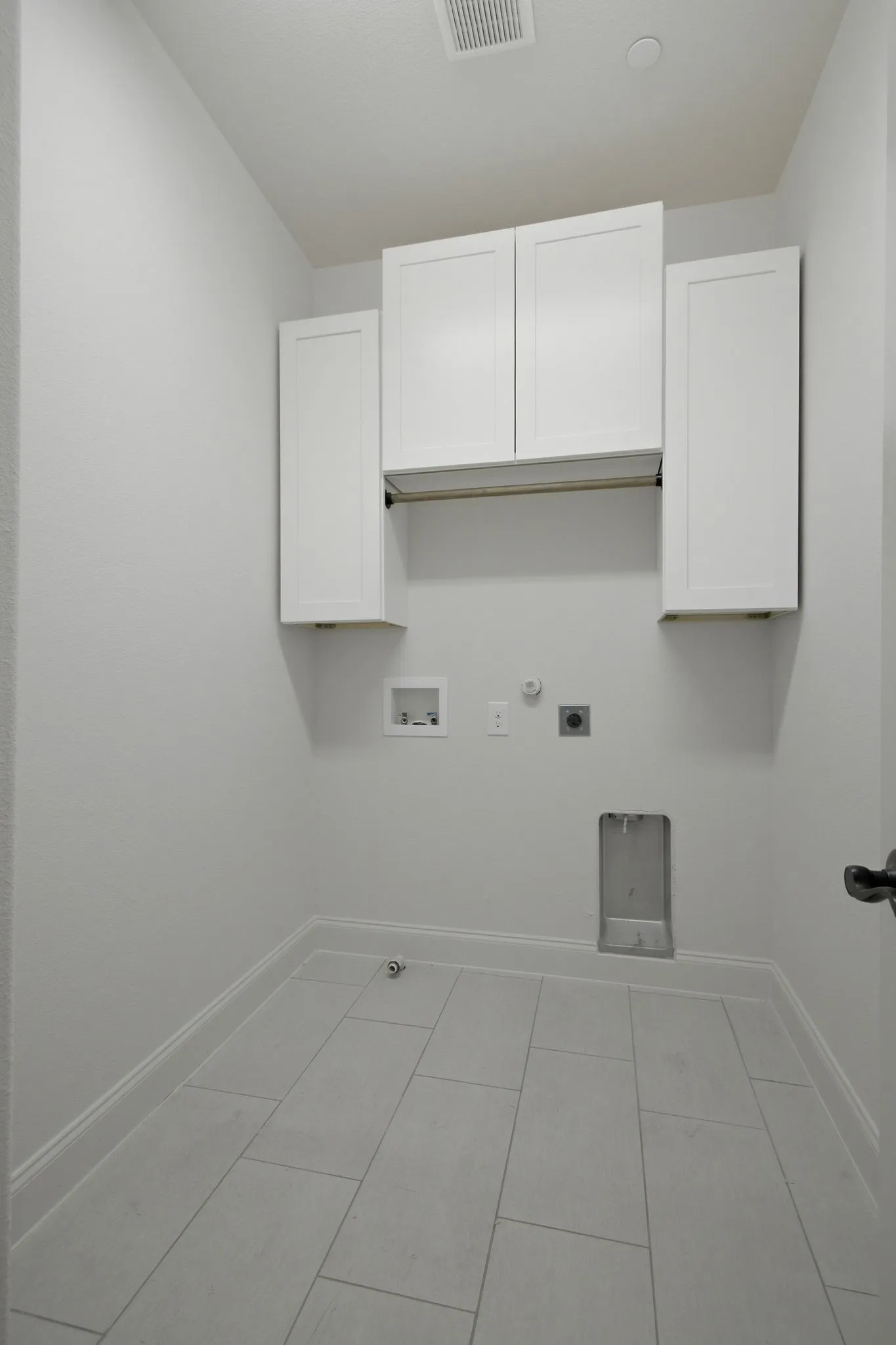 Townhouse For Sale in Dallas County , 4818 Empire Way, Irving, Texas 75038, 3 Bedroom, 3 Bathroom, 2 Garage spaces, 1,864 Sqft, built in 2016, mls#21349421, Real Estate Agent in Irving, Homes For Sale in Dallas county, Homes For Sale in Irving, Realtor in Irving Texas, Real Estate Brokerage Independent Realty Texas, Luminita Cordes Realtor