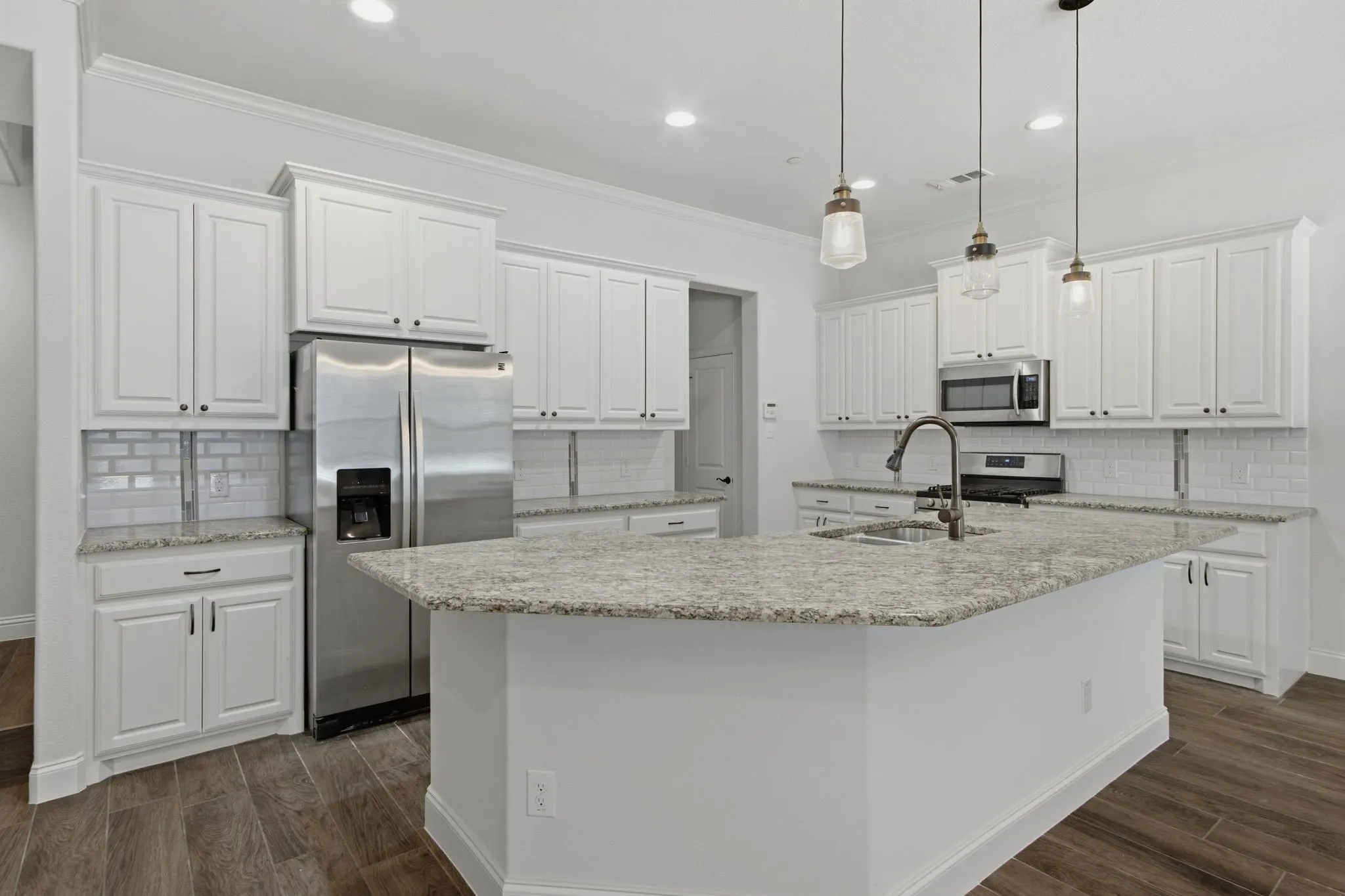 Townhouse For Sale in Dallas County , 4818 Empire Way, Irving, Texas 75038, 3 Bedroom, 3 Bathroom, 2 Garage spaces, 1,864 Sqft, built in 2016, mls#21349421, Real Estate Agent in Irving, Homes For Sale in Dallas county, Homes For Sale in Irving, Realtor in Irving Texas, Real Estate Brokerage Independent Realty Texas, Luminita Cordes Realtor