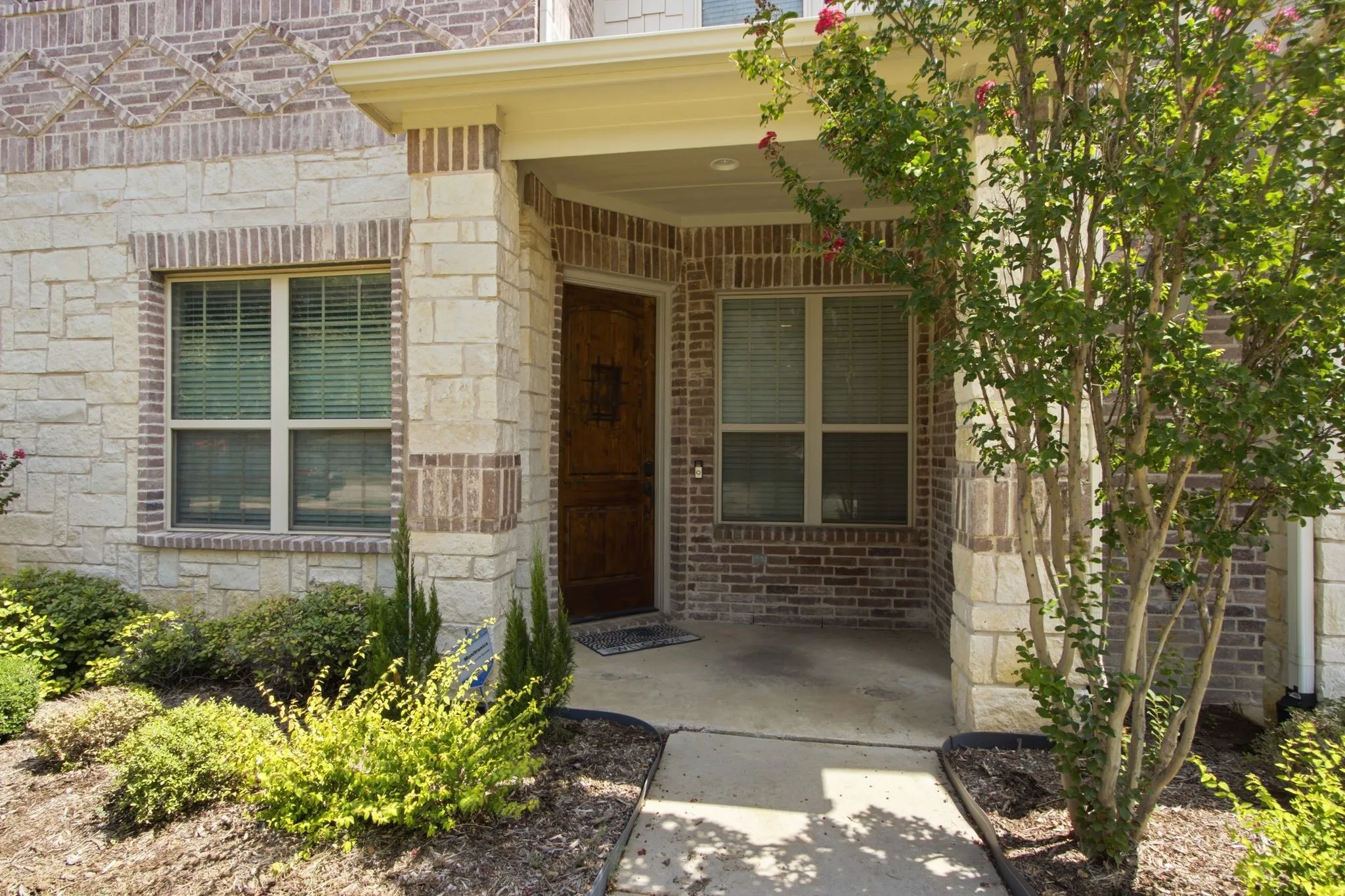 Townhouse For Sale in Dallas County , 4818 Empire Way, Irving, Texas 75038, 3 Bedroom, 3 Bathroom, 2 Garage spaces, 1,864 Sqft, built in 2016, mls#21349421, Real Estate Agent in Irving, Homes For Sale in Dallas county, Homes For Sale in Irving, Realtor in Irving Texas, Real Estate Brokerage Independent Realty Texas, Luminita Cordes Realtor