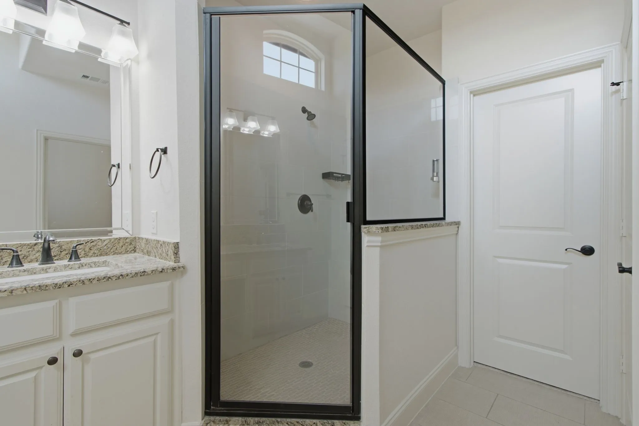 Townhouse For Sale in Dallas County , 4818 Empire Way, Irving, Texas 75038, 3 Bedroom, 3 Bathroom, 2 Garage spaces, 1,864 Sqft, built in 2016, mls#21349421, Real Estate Agent in Irving, Homes For Sale in Dallas county, Homes For Sale in Irving, Realtor in Irving Texas, Real Estate Brokerage Independent Realty Texas, Luminita Cordes Realtor
