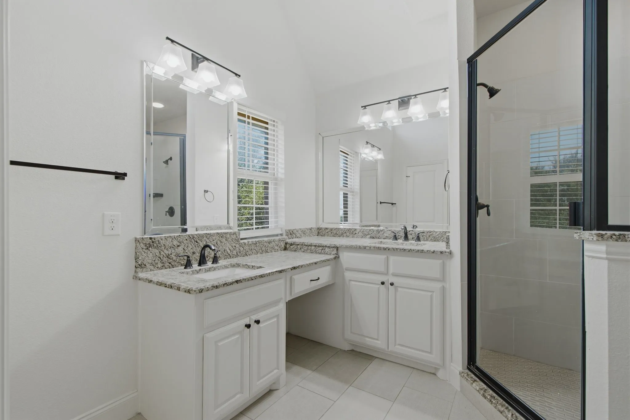Townhouse For Sale in Dallas County , 4818 Empire Way, Irving, Texas 75038, 3 Bedroom, 3 Bathroom, 2 Garage spaces, 1,864 Sqft, built in 2016, mls#21349421, Real Estate Agent in Irving, Homes For Sale in Dallas county, Homes For Sale in Irving, Realtor in Irving Texas, Real Estate Brokerage Independent Realty Texas, Luminita Cordes Realtor