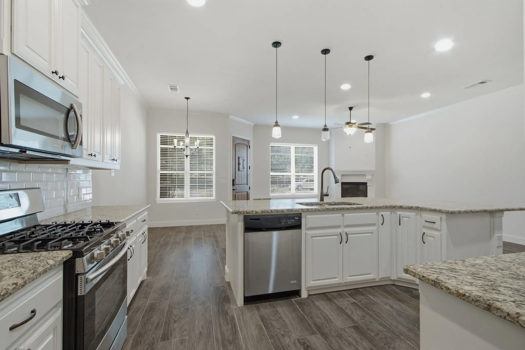 Townhouse For Sale in Dallas County , 4818 Empire Way, Irving, Texas 75038, 3 Bedroom, 3 Bathroom, 2 Garage spaces, 1,864 Sqft, built in 2016, mls#21349421, Real Estate Agent in Irving, Homes For Sale in Dallas county, Homes For Sale in Irving, Realtor in Irving Texas, Real Estate Brokerage Independent Realty Texas, Luminita Cordes Realtor