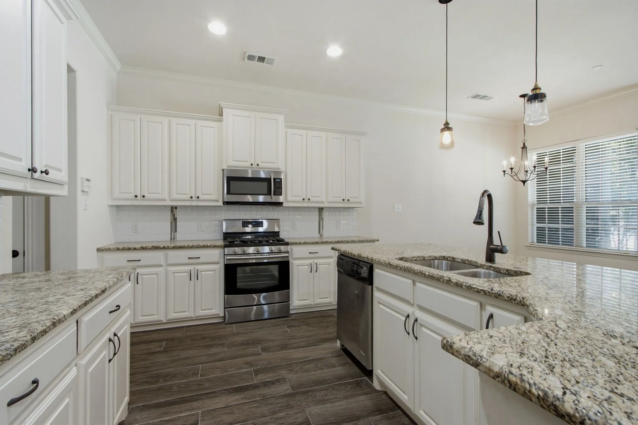 Townhouse For Sale in Dallas County , 4818 Empire Way, Irving, Texas 75038, 3 Bedroom, 3 Bathroom, 2 Garage spaces, 1,864 Sqft, built in 2016, mls#21349421, Real Estate Agent in Irving, Homes For Sale in Dallas county, Homes For Sale in Irving, Realtor in Irving Texas, Real Estate Brokerage Independent Realty Texas, Luminita Cordes Realtor