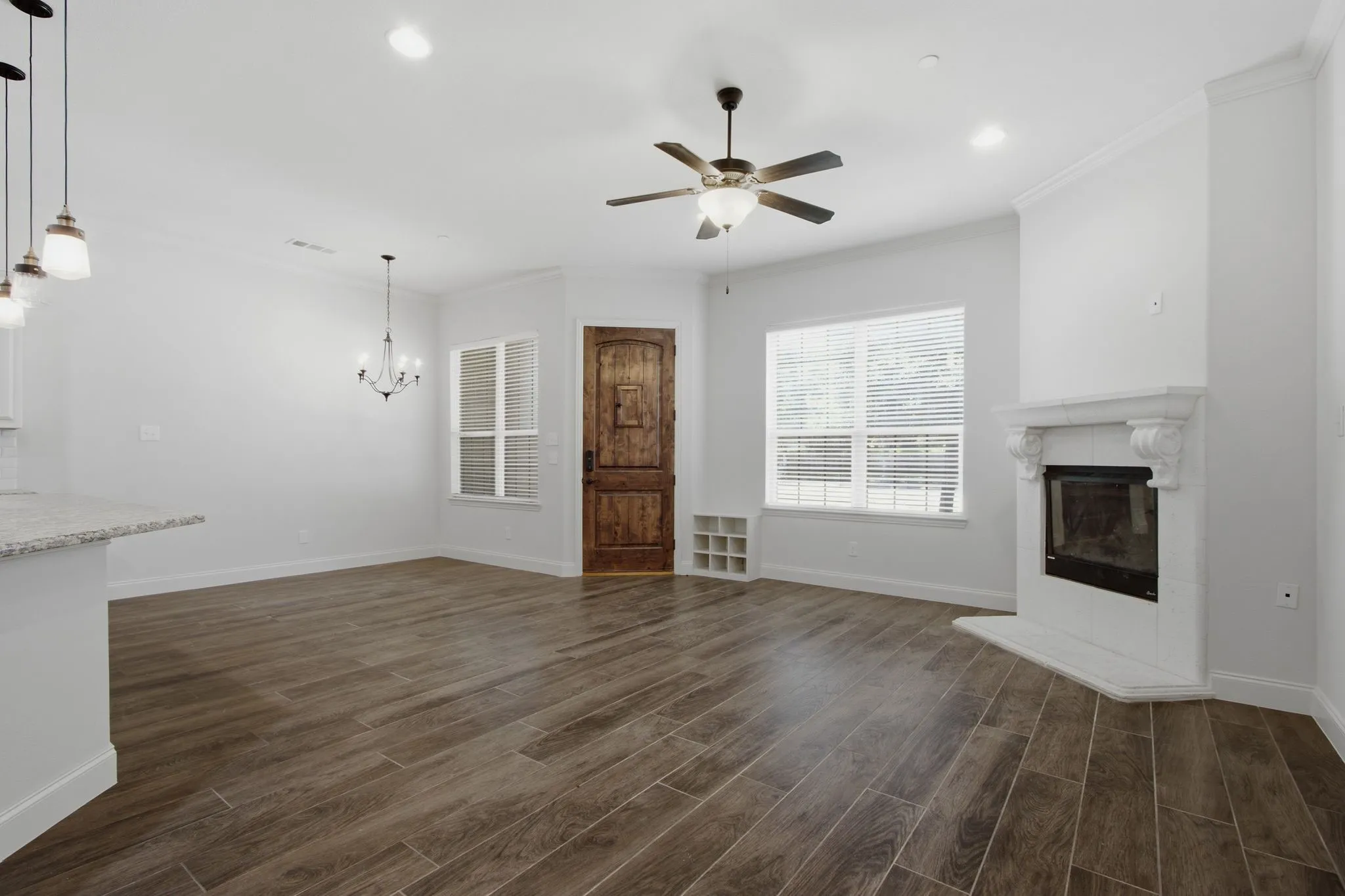 Townhouse For Sale in Dallas County , 4818 Empire Way, Irving, Texas 75038, 3 Bedroom, 3 Bathroom, 2 Garage spaces, 1,864 Sqft, built in 2016, mls#21349421, Real Estate Agent in Irving, Homes For Sale in Dallas county, Homes For Sale in Irving, Realtor in Irving Texas, Real Estate Brokerage Independent Realty Texas, Luminita Cordes Realtor