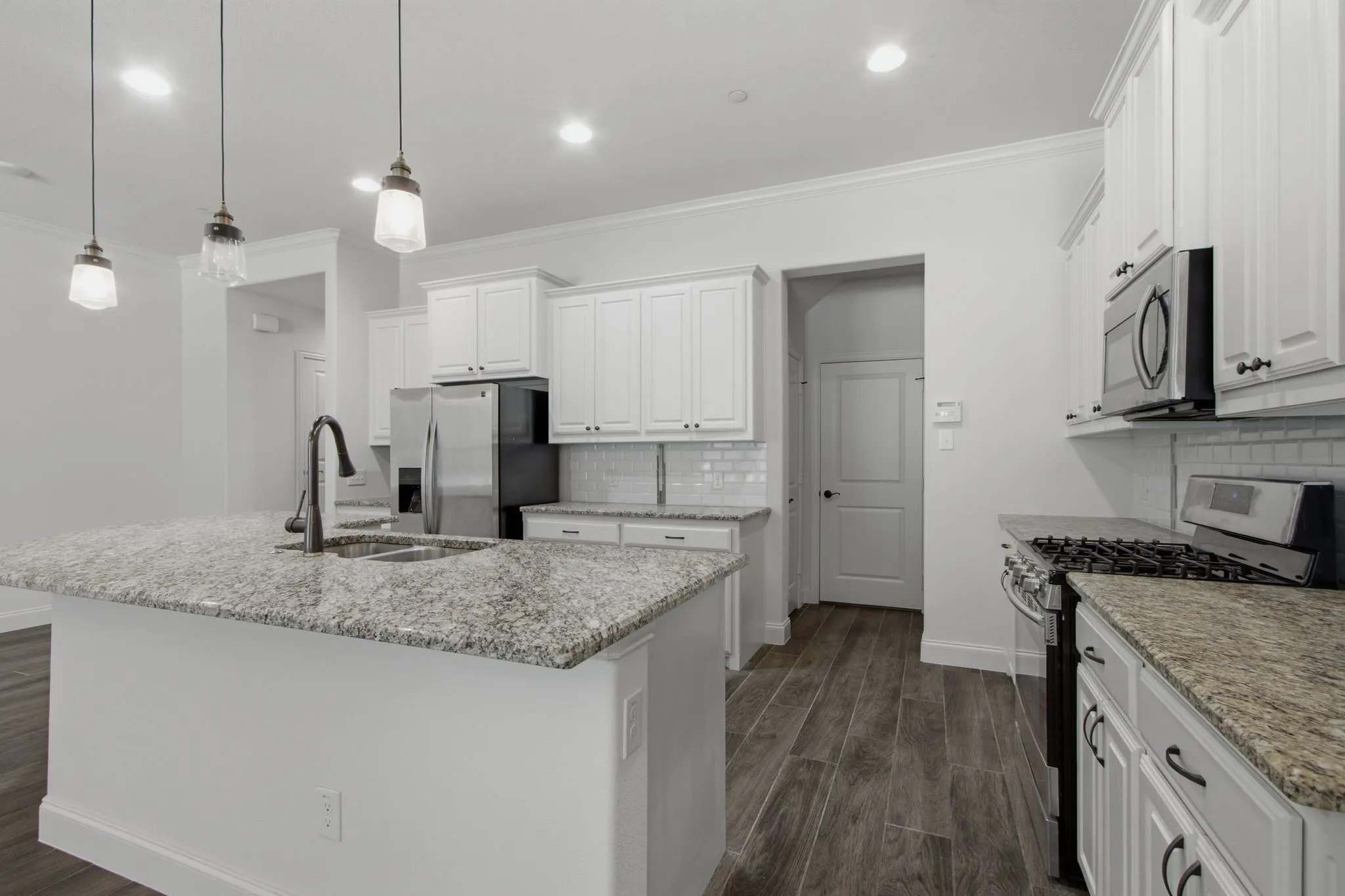 Townhouse For Sale in Dallas County , 4818 Empire Way, Irving, Texas 75038, 3 Bedroom, 3 Bathroom, 2 Garage spaces, 1,864 Sqft, built in 2016, mls#21349421, Real Estate Agent in Irving, Homes For Sale in Dallas county, Homes For Sale in Irving, Realtor in Irving Texas, Real Estate Brokerage Independent Realty Texas, Luminita Cordes Realtor