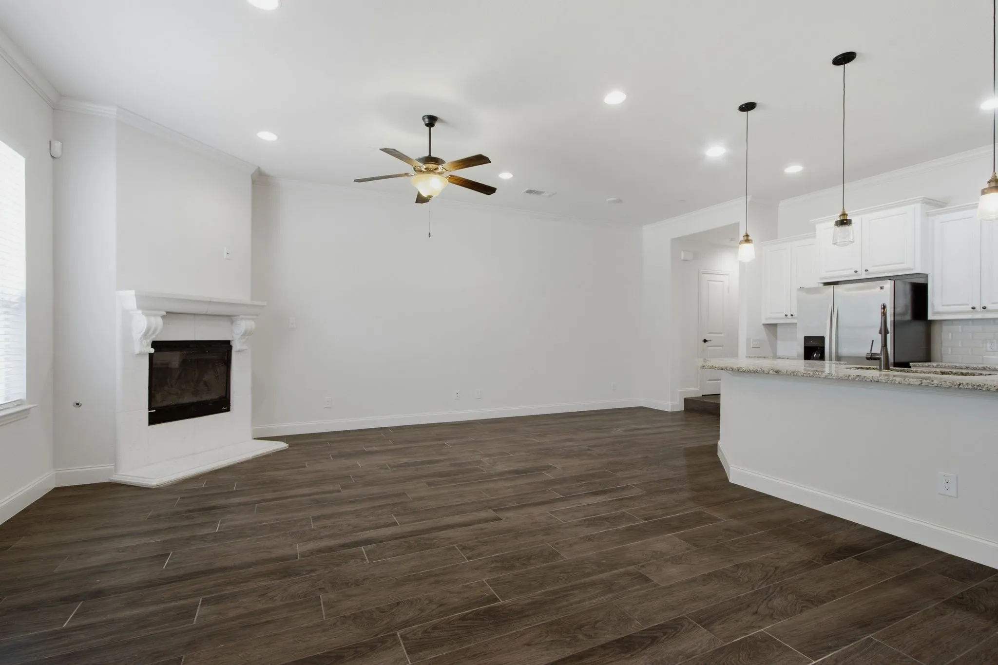 Townhouse For Sale in Dallas County , 4818 Empire Way, Irving, Texas 75038, 3 Bedroom, 3 Bathroom, 2 Garage spaces, 1,864 Sqft, built in 2016, mls#21349421, Real Estate Agent in Irving, Homes For Sale in Dallas county, Homes For Sale in Irving, Realtor in Irving Texas, Real Estate Brokerage Independent Realty Texas, Luminita Cordes Realtor