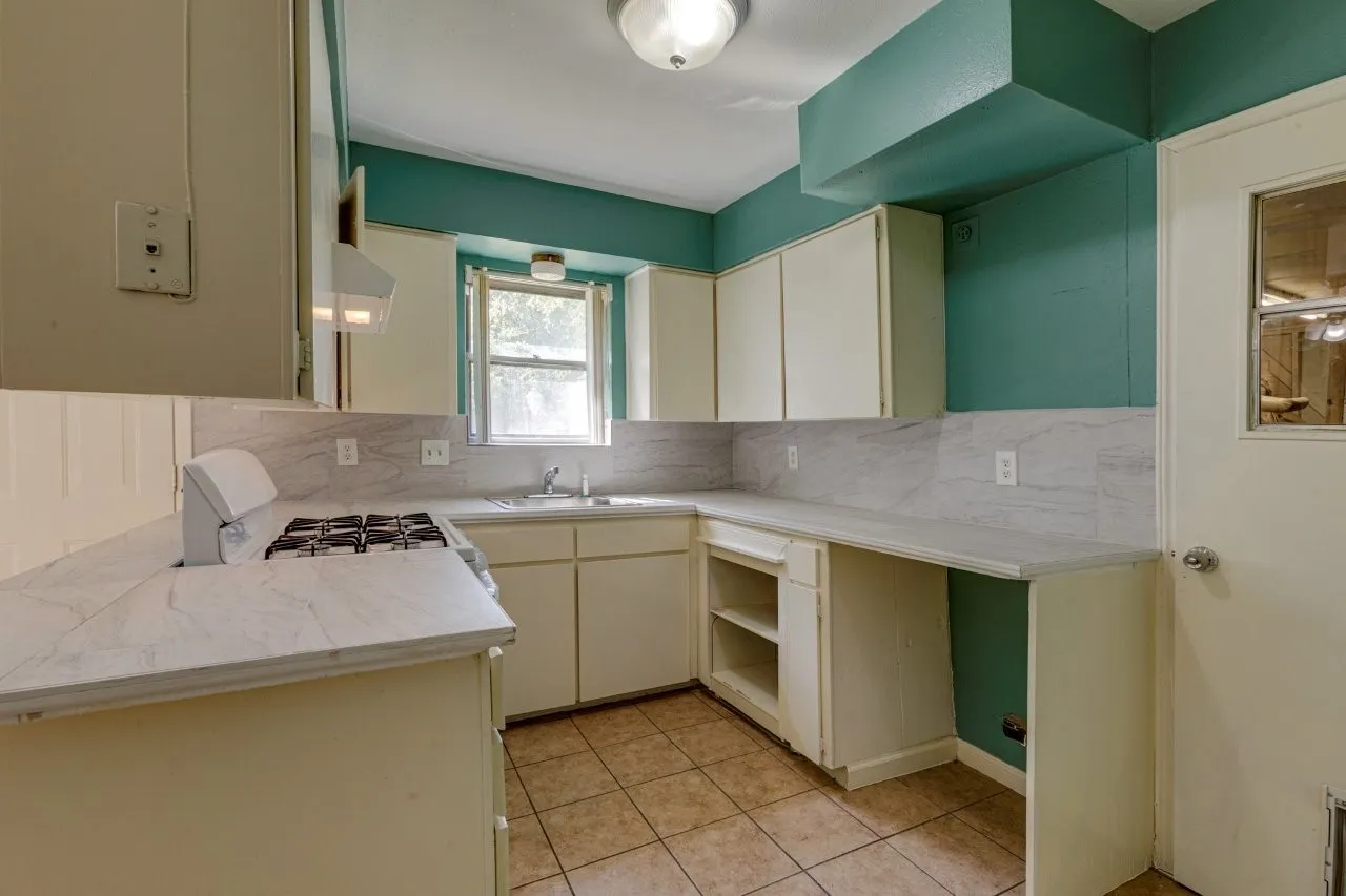 Single Family Residence For Sale in Tarrant County , 337 Langley Avenue, Everman, Texas 76140, 3 Bedroom, 2 Bathroom, 2 Garage spaces, 1,068 Sqft, built in 1968, mls#21347977, Real Estate Agent in Everman, Homes For Sale in Tarrant county, Homes For Sale in Everman, Realtor in Everman Texas, Real Estate Brokerage Independent Realty Texas, Luminita Cordes Realtor