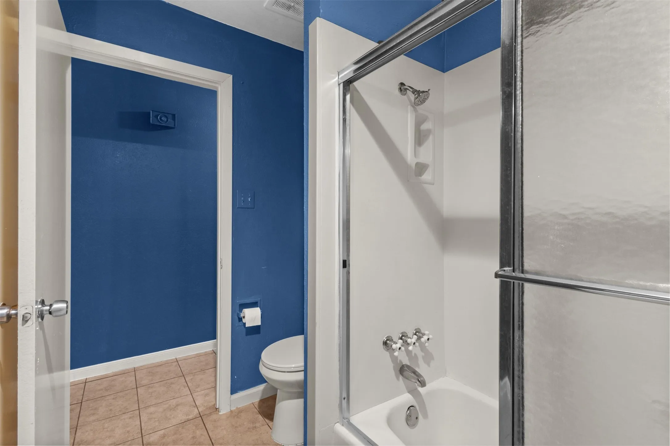 Single Family Residence For Sale in Tarrant County , 337 Langley Avenue, Everman, Texas 76140, 3 Bedroom, 2 Bathroom, 2 Garage spaces, 1,068 Sqft, built in 1968, mls#21347977, Real Estate Agent in Everman, Homes For Sale in Tarrant county, Homes For Sale in Everman, Realtor in Everman Texas, Real Estate Brokerage Independent Realty Texas, Luminita Cordes Realtor