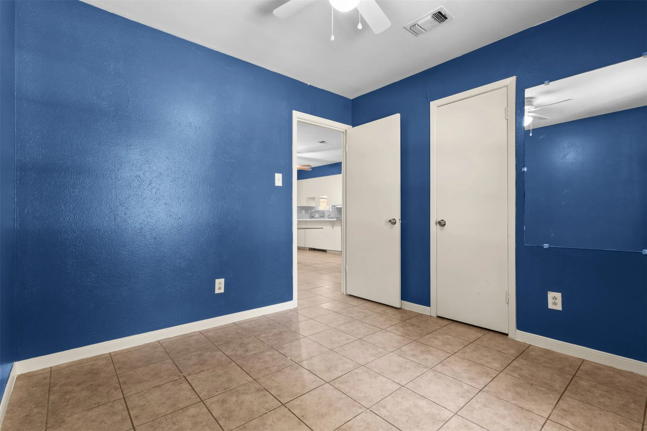 Single Family Residence For Sale in Tarrant County , 337 Langley Avenue, Everman, Texas 76140, 3 Bedroom, 2 Bathroom, 2 Garage spaces, 1,068 Sqft, built in 1968, mls#21347977, Real Estate Agent in Everman, Homes For Sale in Tarrant county, Homes For Sale in Everman, Realtor in Everman Texas, Real Estate Brokerage Independent Realty Texas, Luminita Cordes Realtor