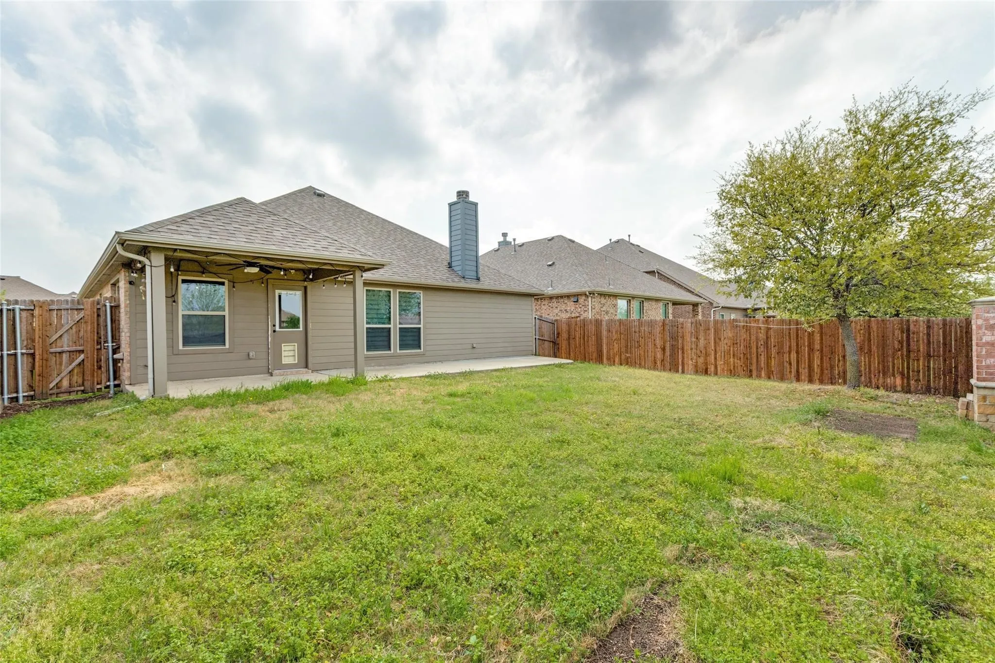Single Family Residence For Sale in Collin County , 10220 Bennet Drive, Mc Kinney, Texas 75072, 3 Bedroom, 2 Bathroom, 2 Garage spaces, 1,656 Sqft, built in 2015, mls#21347867, Real Estate Agent in Mc Kinney, Homes For Sale in Collin county, Homes For Sale in Mc Kinney, Realtor in Mc Kinney Texas, Real Estate Brokerage Independent Realty Texas, Luminita Cordes Realtor