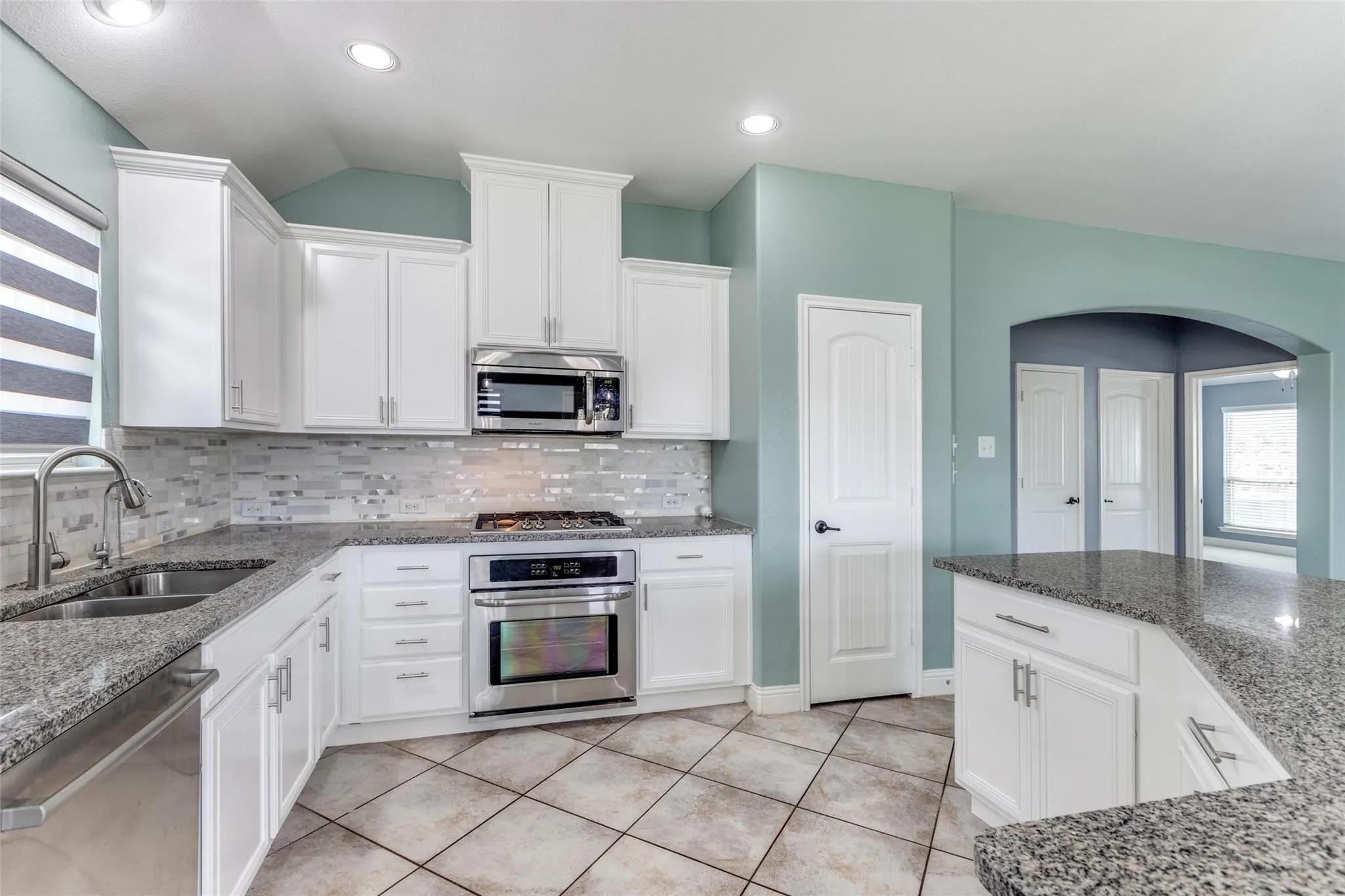 Single Family Residence For Sale in Collin County , 10220 Bennet Drive, Mc Kinney, Texas 75072, 3 Bedroom, 2 Bathroom, 2 Garage spaces, 1,656 Sqft, built in 2015, mls#21347867, Real Estate Agent in Mc Kinney, Homes For Sale in Collin county, Homes For Sale in Mc Kinney, Realtor in Mc Kinney Texas, Real Estate Brokerage Independent Realty Texas, Luminita Cordes Realtor