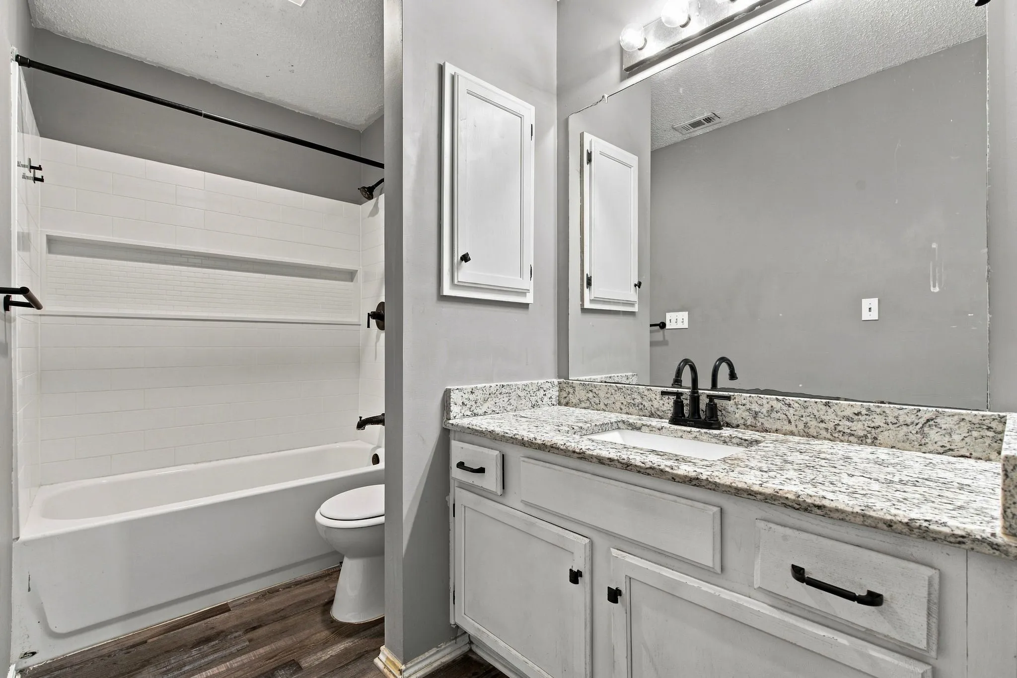 Single Family Residence For Sale in Dallas County , 506 W Warrior Trail, Grand Prairie, Texas 75052, 3 Bedroom, 2 Bathroom, 2 Garage spaces, 1,165 Sqft, built in 1985, mls#21348838, Real Estate Agent in Grand Prairie, Homes For Sale in Dallas county, Homes For Sale in Grand Prairie, Realtor in Grand Prairie Texas, Real Estate Brokerage Independent Realty Texas, Luminita Cordes Realtor