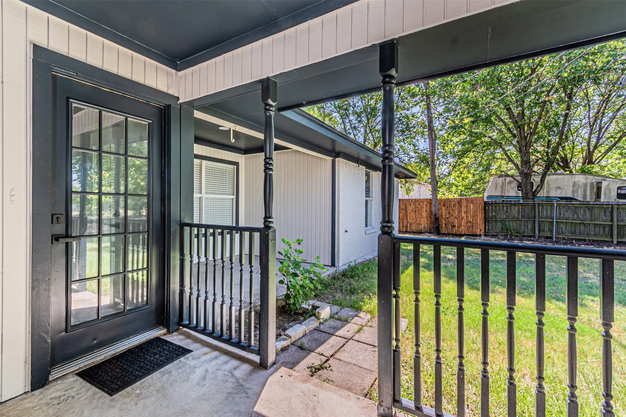Single Family Residence For Sale in Dallas County , 2811 Seagoville Road, Seagoville, Texas 75159, 3 Bedroom, 2 Bathroom, 2 Garage spaces, 1,828 Sqft, built in 1994, mls#21349534, Real Estate Agent in Seagoville, Homes For Sale in Dallas county, Homes For Sale in Seagoville, Realtor in Seagoville Texas, Real Estate Brokerage Independent Realty Texas, Luminita Cordes Realtor