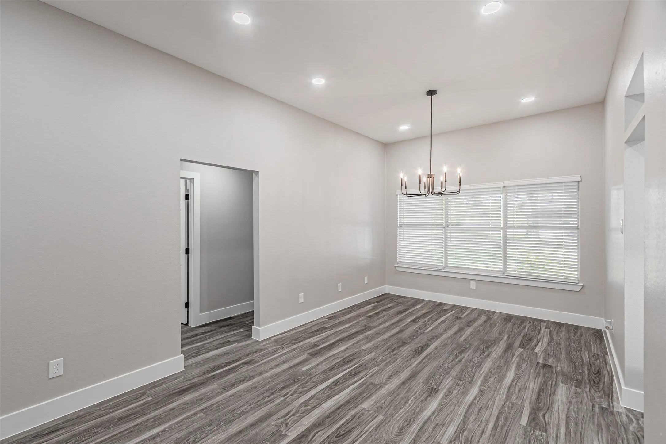 Single Family Residence For Sale in Dallas County , 2811 Seagoville Road, Seagoville, Texas 75159, 3 Bedroom, 2 Bathroom, 2 Garage spaces, 1,828 Sqft, built in 1994, mls#21349534, Real Estate Agent in Seagoville, Homes For Sale in Dallas county, Homes For Sale in Seagoville, Realtor in Seagoville Texas, Real Estate Brokerage Independent Realty Texas, Luminita Cordes Realtor