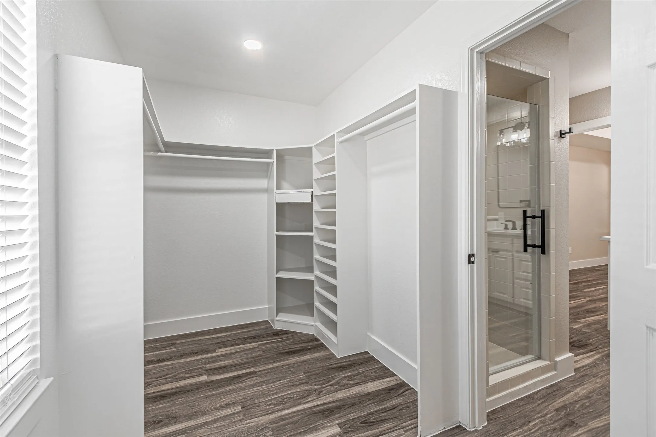 Single Family Residence For Sale in Dallas County , 2811 Seagoville Road, Seagoville, Texas 75159, 3 Bedroom, 2 Bathroom, 2 Garage spaces, 1,828 Sqft, built in 1994, mls#21349534, Real Estate Agent in Seagoville, Homes For Sale in Dallas county, Homes For Sale in Seagoville, Realtor in Seagoville Texas, Real Estate Brokerage Independent Realty Texas, Luminita Cordes Realtor