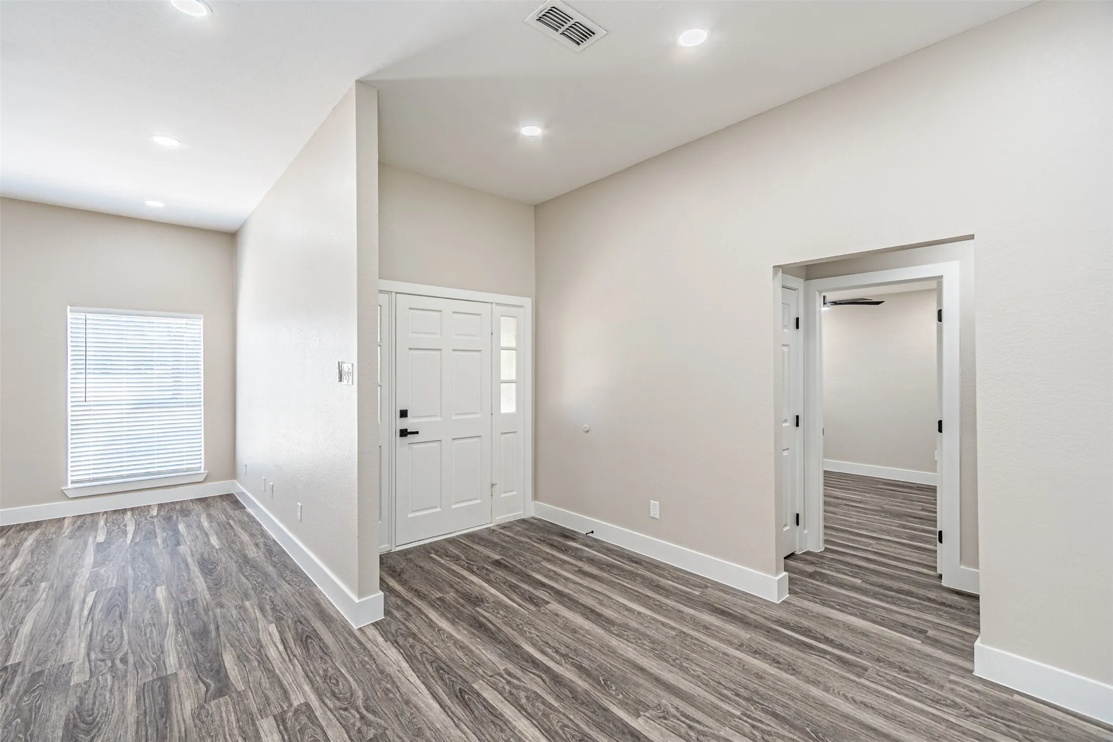 Single Family Residence For Sale in Dallas County , 2811 Seagoville Road, Seagoville, Texas 75159, 3 Bedroom, 2 Bathroom, 2 Garage spaces, 1,828 Sqft, built in 1994, mls#21349534, Real Estate Agent in Seagoville, Homes For Sale in Dallas county, Homes For Sale in Seagoville, Realtor in Seagoville Texas, Real Estate Brokerage Independent Realty Texas, Luminita Cordes Realtor