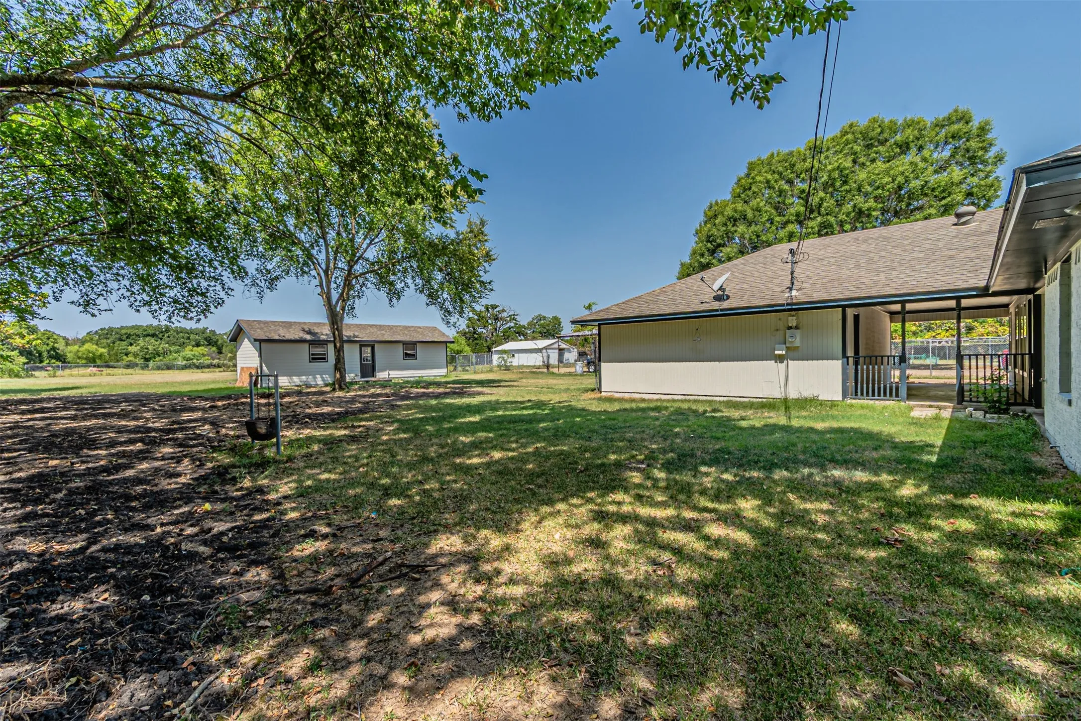 Single Family Residence For Sale in Dallas County , 2811 Seagoville Road, Seagoville, Texas 75159, 3 Bedroom, 2 Bathroom, 2 Garage spaces, 1,828 Sqft, built in 1994, mls#21349534, Real Estate Agent in Seagoville, Homes For Sale in Dallas county, Homes For Sale in Seagoville, Realtor in Seagoville Texas, Real Estate Brokerage Independent Realty Texas, Luminita Cordes Realtor