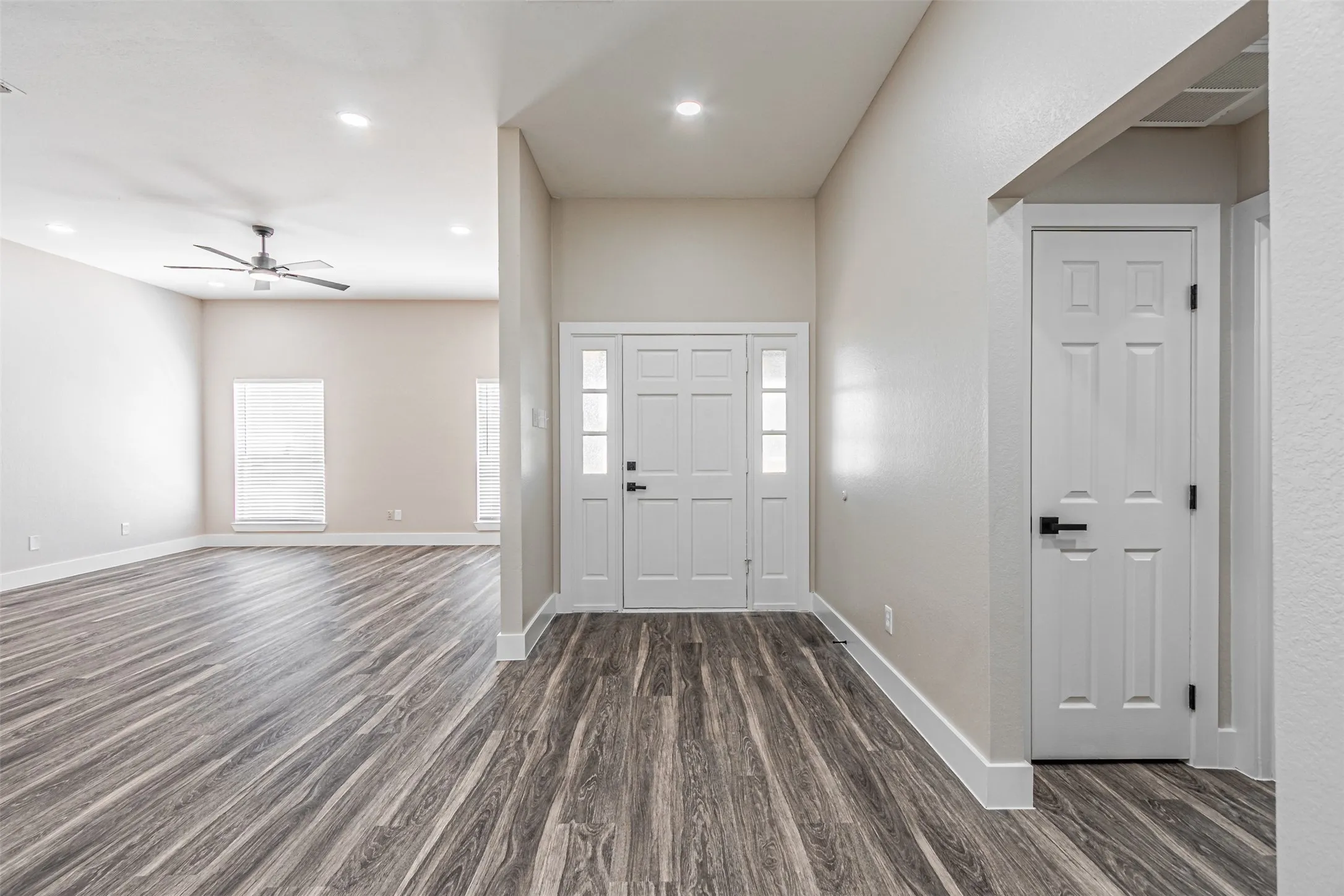 Single Family Residence For Sale in Dallas County , 2811 Seagoville Road, Seagoville, Texas 75159, 3 Bedroom, 2 Bathroom, 2 Garage spaces, 1,828 Sqft, built in 1994, mls#21349534, Real Estate Agent in Seagoville, Homes For Sale in Dallas county, Homes For Sale in Seagoville, Realtor in Seagoville Texas, Real Estate Brokerage Independent Realty Texas, Luminita Cordes Realtor