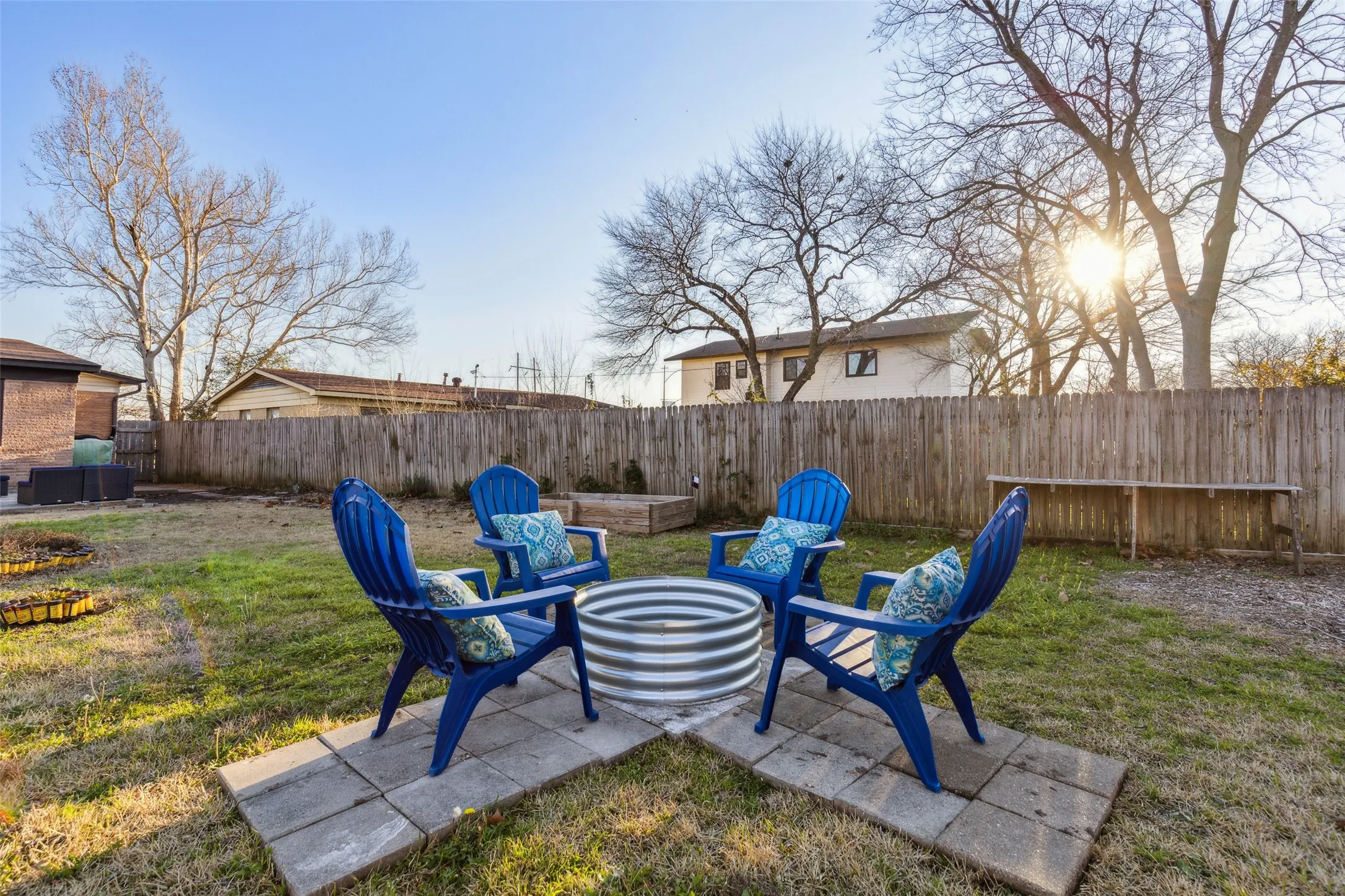 Single Family Residence For Sale in Dallas County , 10811 Mandalay Drive, Dallas, Texas 75228, 3 Bedroom, 2 Bathroom, Garage spaces, 1,381 Sqft, built in 1955, Price $299,900, mls#21349528, Real Estate Agent in Dallas, Homes For Sale in Dallas county, Homes For Sale in Dallas, Realtor in Dallas Texas, Real Estate Brokerage Independent Realty Texas, Luminita Cordes Realtor