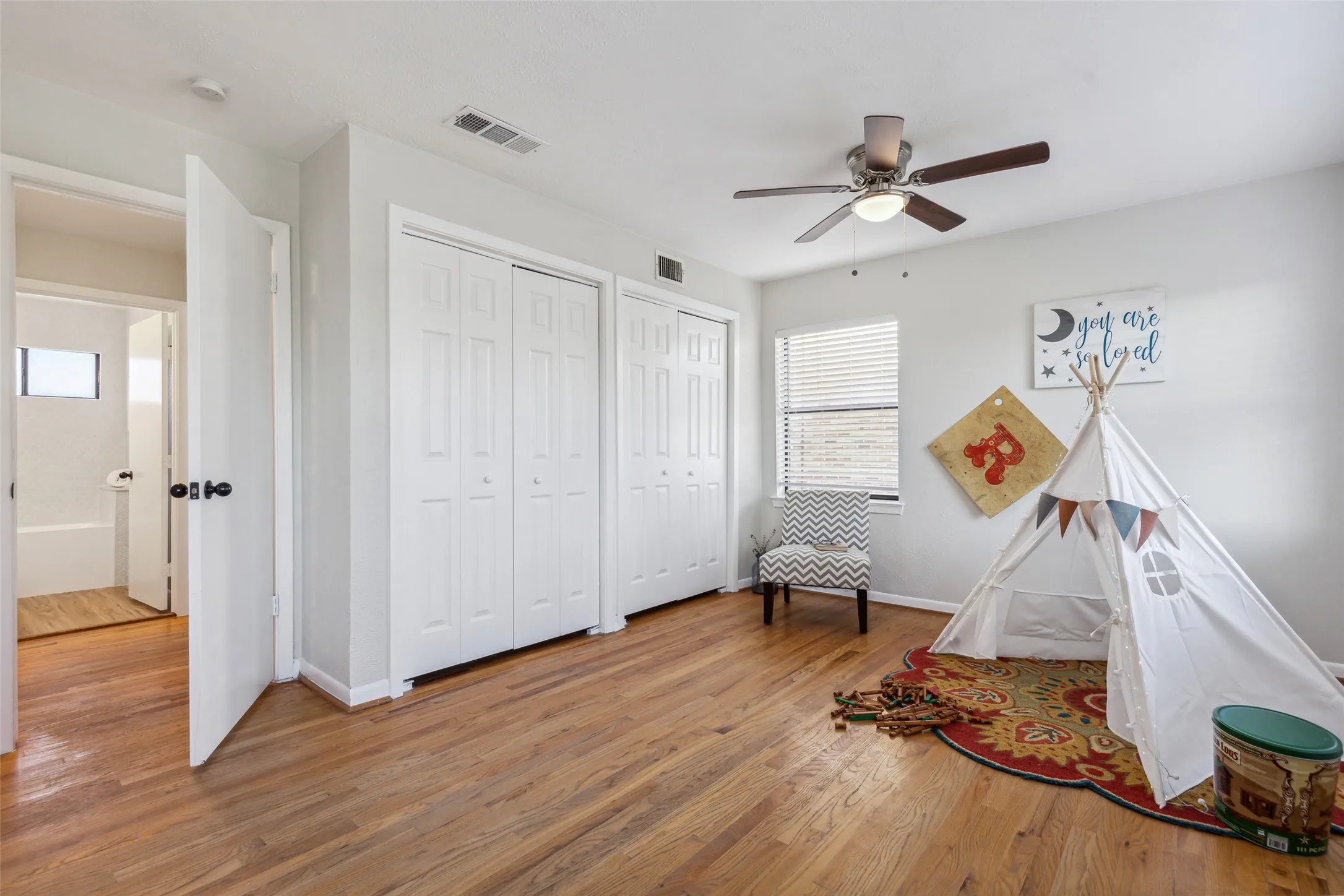 Single Family Residence For Sale in Dallas County , 10811 Mandalay Drive, Dallas, Texas 75228, 3 Bedroom, 2 Bathroom, Garage spaces, 1,381 Sqft, built in 1955, Price $299,900, mls#21349528, Real Estate Agent in Dallas, Homes For Sale in Dallas county, Homes For Sale in Dallas, Realtor in Dallas Texas, Real Estate Brokerage Independent Realty Texas, Luminita Cordes Realtor