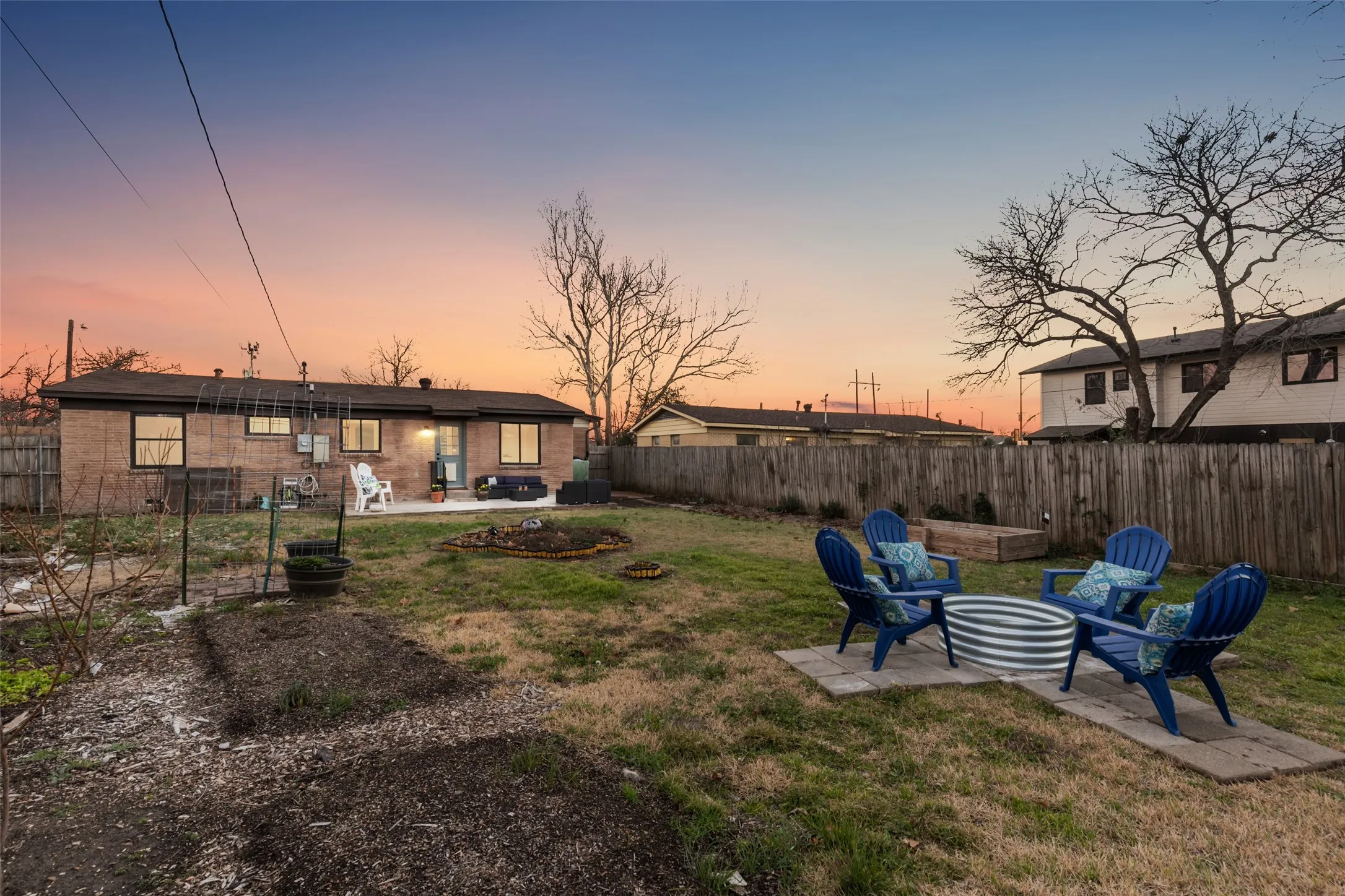 Single Family Residence For Sale in Dallas County , 10811 Mandalay Drive, Dallas, Texas 75228, 3 Bedroom, 2 Bathroom, Garage spaces, 1,381 Sqft, built in 1955, Price $299,900, mls#21349528, Real Estate Agent in Dallas, Homes For Sale in Dallas county, Homes For Sale in Dallas, Realtor in Dallas Texas, Real Estate Brokerage Independent Realty Texas, Luminita Cordes Realtor