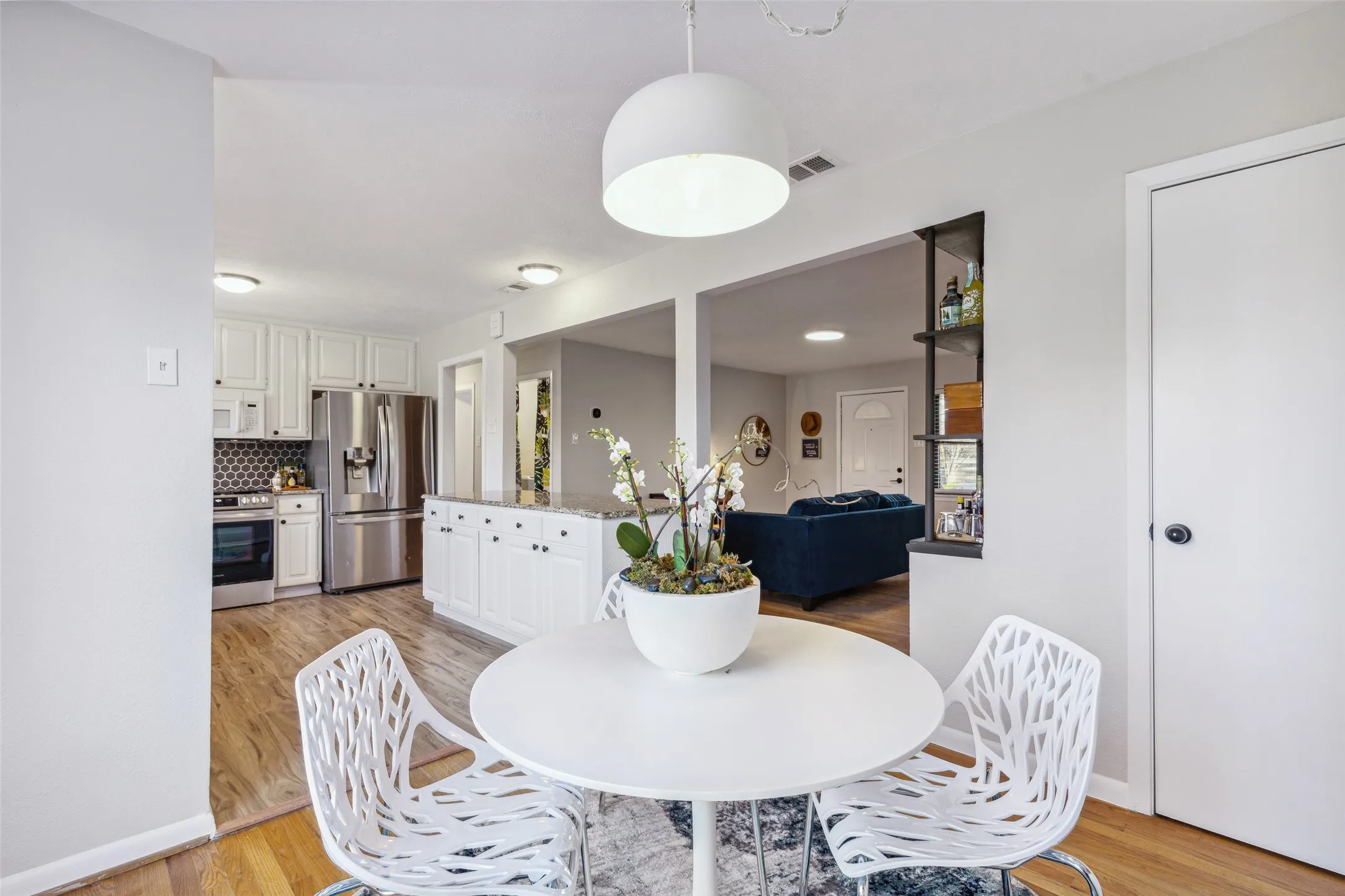 Single Family Residence For Sale in Dallas County , 10811 Mandalay Drive, Dallas, Texas 75228, 3 Bedroom, 2 Bathroom, Garage spaces, 1,381 Sqft, built in 1955, Price $299,900, mls#21349528, Real Estate Agent in Dallas, Homes For Sale in Dallas county, Homes For Sale in Dallas, Realtor in Dallas Texas, Real Estate Brokerage Independent Realty Texas, Luminita Cordes Realtor
