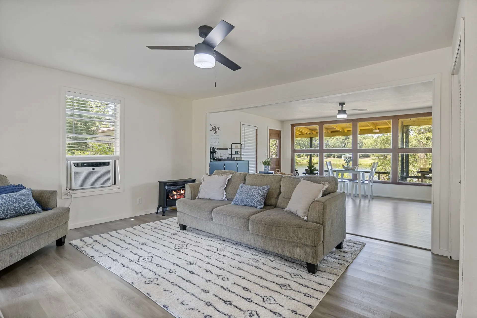 Single Family Residence For Sale in Morris County , 597 Naples 54, Omaha, Texas 75571, 2 Bedroom, 1 Bathroom, Garage spaces, 952 Sqft, built in 1996, mls#21349544, Real Estate Agent in Omaha, Homes For Sale in Morris county, Homes For Sale in Omaha, Realtor in Omaha Texas, Real Estate Brokerage Independent Realty Texas, Luminita Cordes Realtor