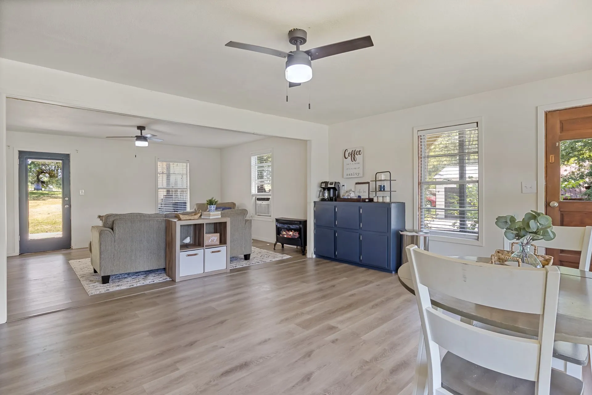 Single Family Residence For Sale in Morris County , 597 Naples 54, Omaha, Texas 75571, 2 Bedroom, 1 Bathroom, Garage spaces, 952 Sqft, built in 1996, mls#21349544, Real Estate Agent in Omaha, Homes For Sale in Morris county, Homes For Sale in Omaha, Realtor in Omaha Texas, Real Estate Brokerage Independent Realty Texas, Luminita Cordes Realtor