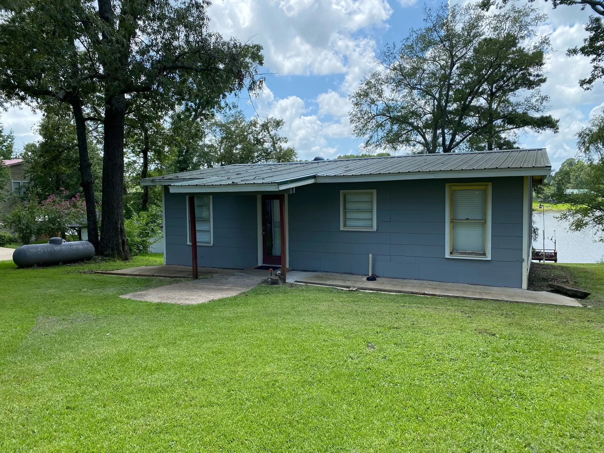 Single Family Residence For Sale in Morris County , 597 Naples 54, Omaha, Texas 75571, 2 Bedroom, 1 Bathroom, Garage spaces, 952 Sqft, built in 1996, mls#21349544, Real Estate Agent in Omaha, Homes For Sale in Morris county, Homes For Sale in Omaha, Realtor in Omaha Texas, Real Estate Brokerage Independent Realty Texas, Luminita Cordes Realtor