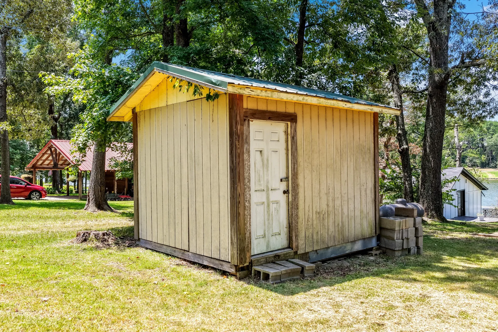 Single Family Residence For Sale in Morris County , 597 Naples 54, Omaha, Texas 75571, 2 Bedroom, 1 Bathroom, Garage spaces, 952 Sqft, built in 1996, mls#21349544, Real Estate Agent in Omaha, Homes For Sale in Morris county, Homes For Sale in Omaha, Realtor in Omaha Texas, Real Estate Brokerage Independent Realty Texas, Luminita Cordes Realtor