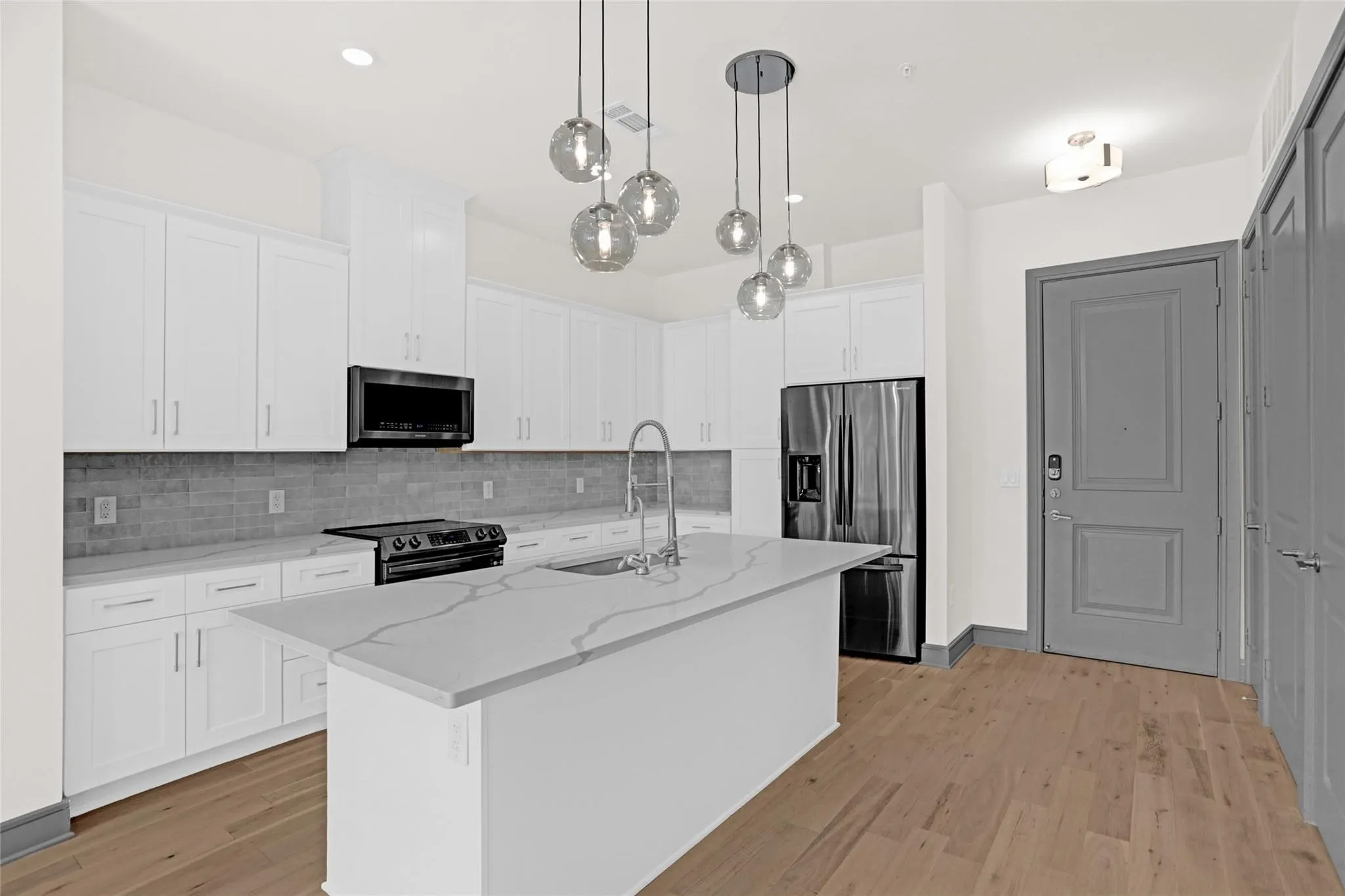 Condominium For Rent in Denton County , 2700 Old Denton Road 2225, Carrollton, Texas 75007, 2 Bedroom, 2 Bathroom, 2 Garage spaces, 1,250 Sqft, built in 2022, mls#21349545, Real Estate Agent in Carrollton, Homes For Rent in Denton county, Homes For Rent in Carrollton, Realtor in Carrollton Texas, Real Estate Brokerage Independent Realty Texas, Luminita Cordes Realtor