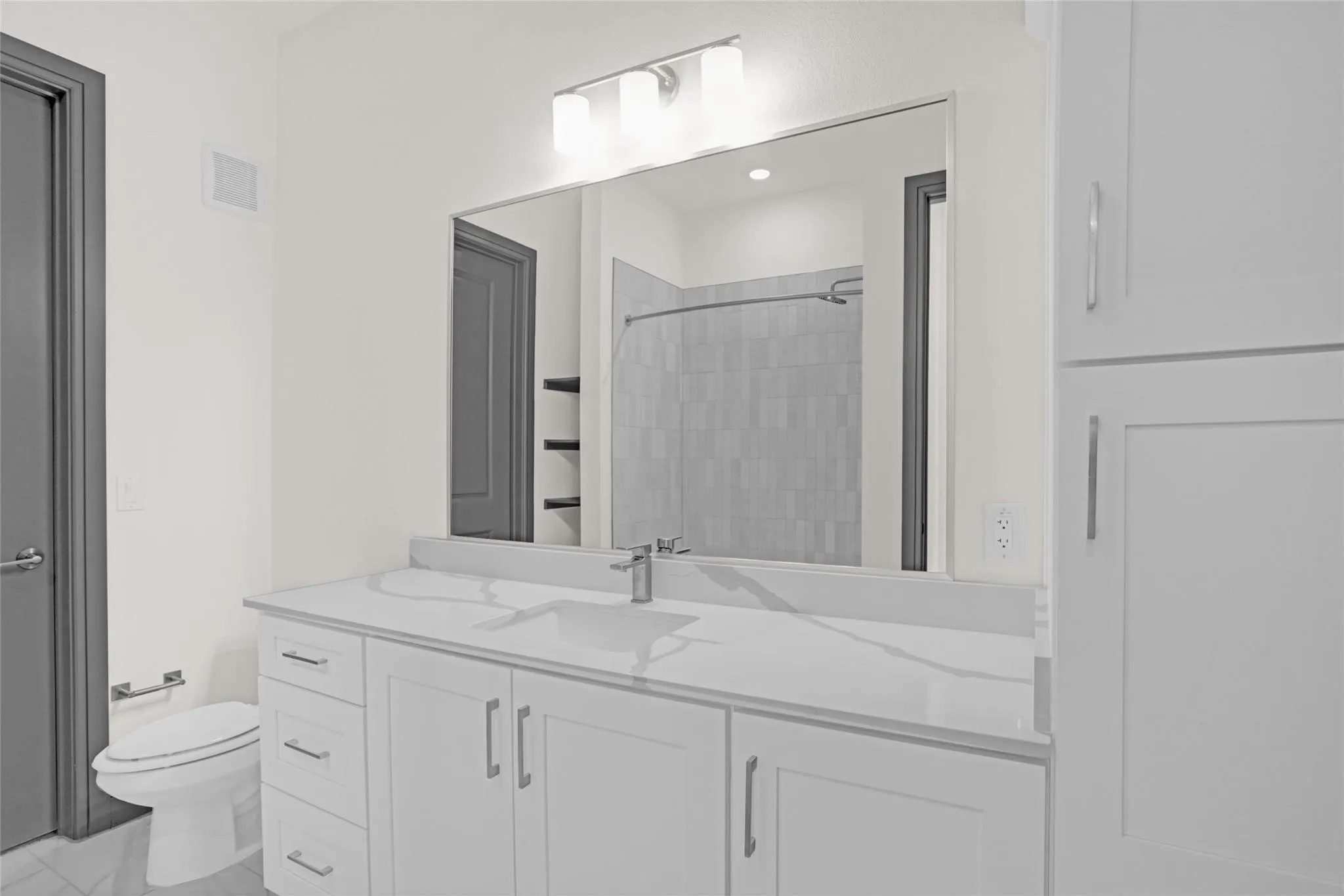 Condominium For Rent in Denton County , 2700 Old Denton Road 2225, Carrollton, Texas 75007, 2 Bedroom, 2 Bathroom, 2 Garage spaces, 1,250 Sqft, built in 2022, mls#21349545, Real Estate Agent in Carrollton, Homes For Rent in Denton county, Homes For Rent in Carrollton, Realtor in Carrollton Texas, Real Estate Brokerage Independent Realty Texas, Luminita Cordes Realtor