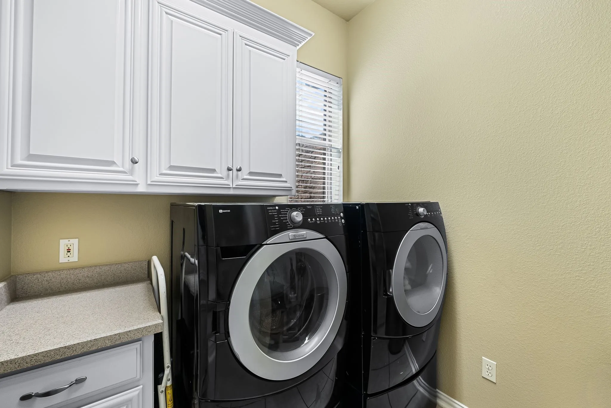 Single Family Residence For Sale in Tarrant County , 218 Versailles Lane, Keller, Texas 76248, 3 Bedroom, 3 Bathroom, 2 Garage spaces, 2,252 Sqft, built in 2002, mls#21339627, Real Estate Agent in Keller, Homes For Sale in Tarrant county, Homes For Sale in Keller, Realtor in Keller Texas, Real Estate Brokerage Independent Realty Texas, Luminita Cordes Realtor