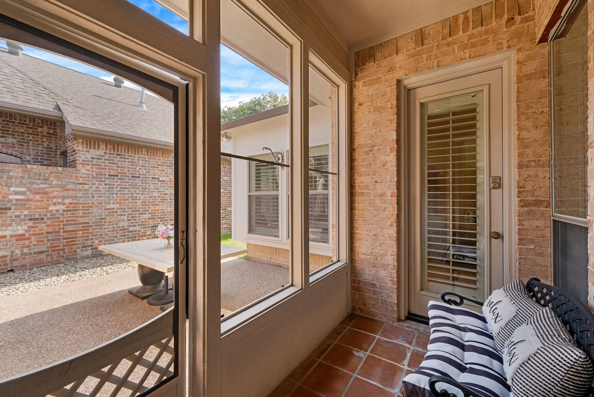 Single Family Residence For Sale in Tarrant County , 218 Versailles Lane, Keller, Texas 76248, 3 Bedroom, 3 Bathroom, 2 Garage spaces, 2,252 Sqft, built in 2002, mls#21339627, Real Estate Agent in Keller, Homes For Sale in Tarrant county, Homes For Sale in Keller, Realtor in Keller Texas, Real Estate Brokerage Independent Realty Texas, Luminita Cordes Realtor