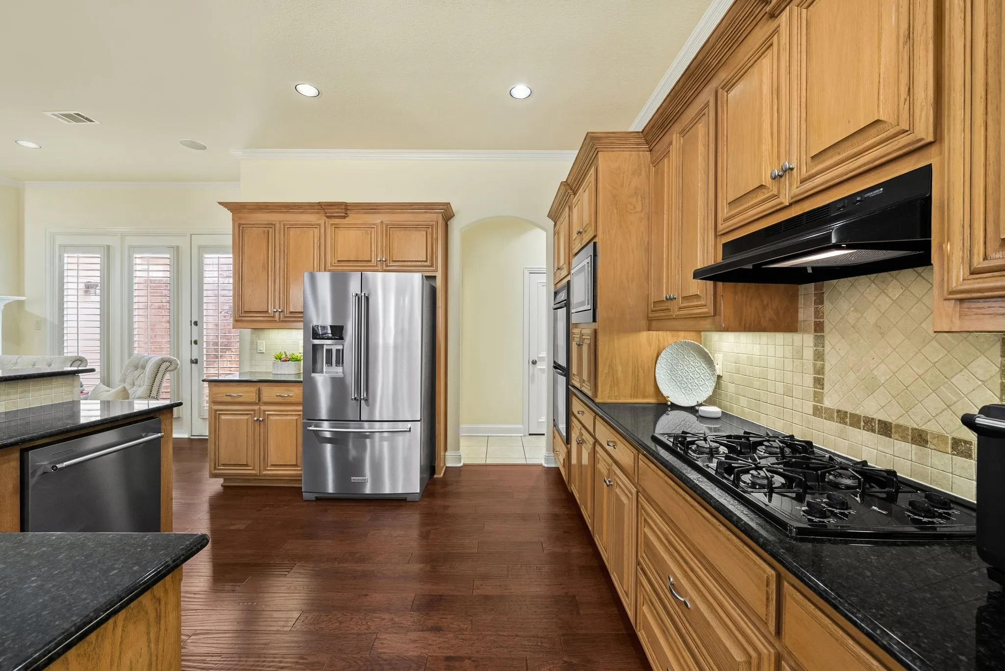 Single Family Residence For Sale in Tarrant County , 218 Versailles Lane, Keller, Texas 76248, 3 Bedroom, 3 Bathroom, 2 Garage spaces, 2,252 Sqft, built in 2002, mls#21339627, Real Estate Agent in Keller, Homes For Sale in Tarrant county, Homes For Sale in Keller, Realtor in Keller Texas, Real Estate Brokerage Independent Realty Texas, Luminita Cordes Realtor