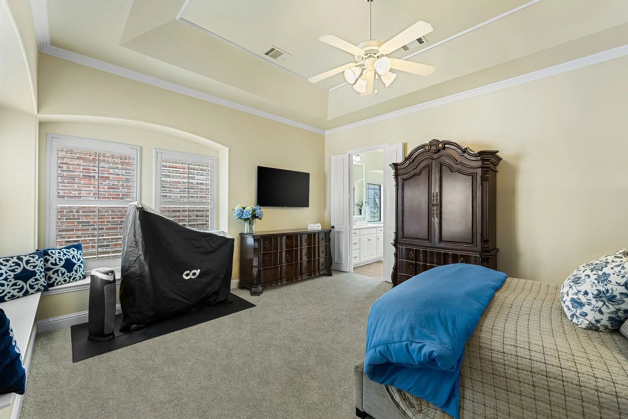 Single Family Residence For Sale in Tarrant County , 218 Versailles Lane, Keller, Texas 76248, 3 Bedroom, 3 Bathroom, 2 Garage spaces, 2,252 Sqft, built in 2002, mls#21339627, Real Estate Agent in Keller, Homes For Sale in Tarrant county, Homes For Sale in Keller, Realtor in Keller Texas, Real Estate Brokerage Independent Realty Texas, Luminita Cordes Realtor