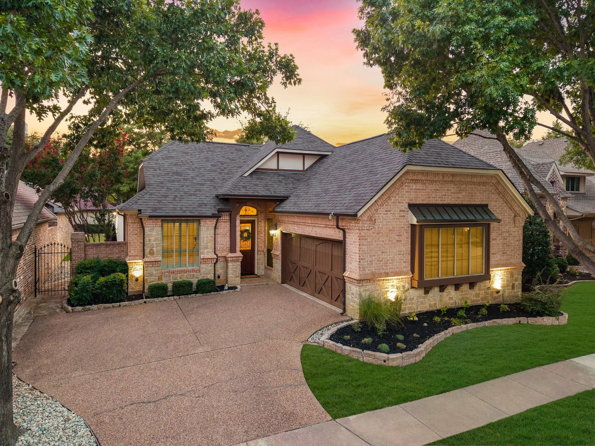 Single Family Residence For Sale in Tarrant County , 218 Versailles Lane, Keller, Texas 76248, 3 Bedroom, 3 Bathroom, 2 Garage spaces, 2,252 Sqft, built in 2002, mls#21339627, Real Estate Agent in Keller, Homes For Sale in Tarrant county, Homes For Sale in Keller, Realtor in Keller Texas, Real Estate Brokerage Independent Realty Texas, Luminita Cordes Realtor