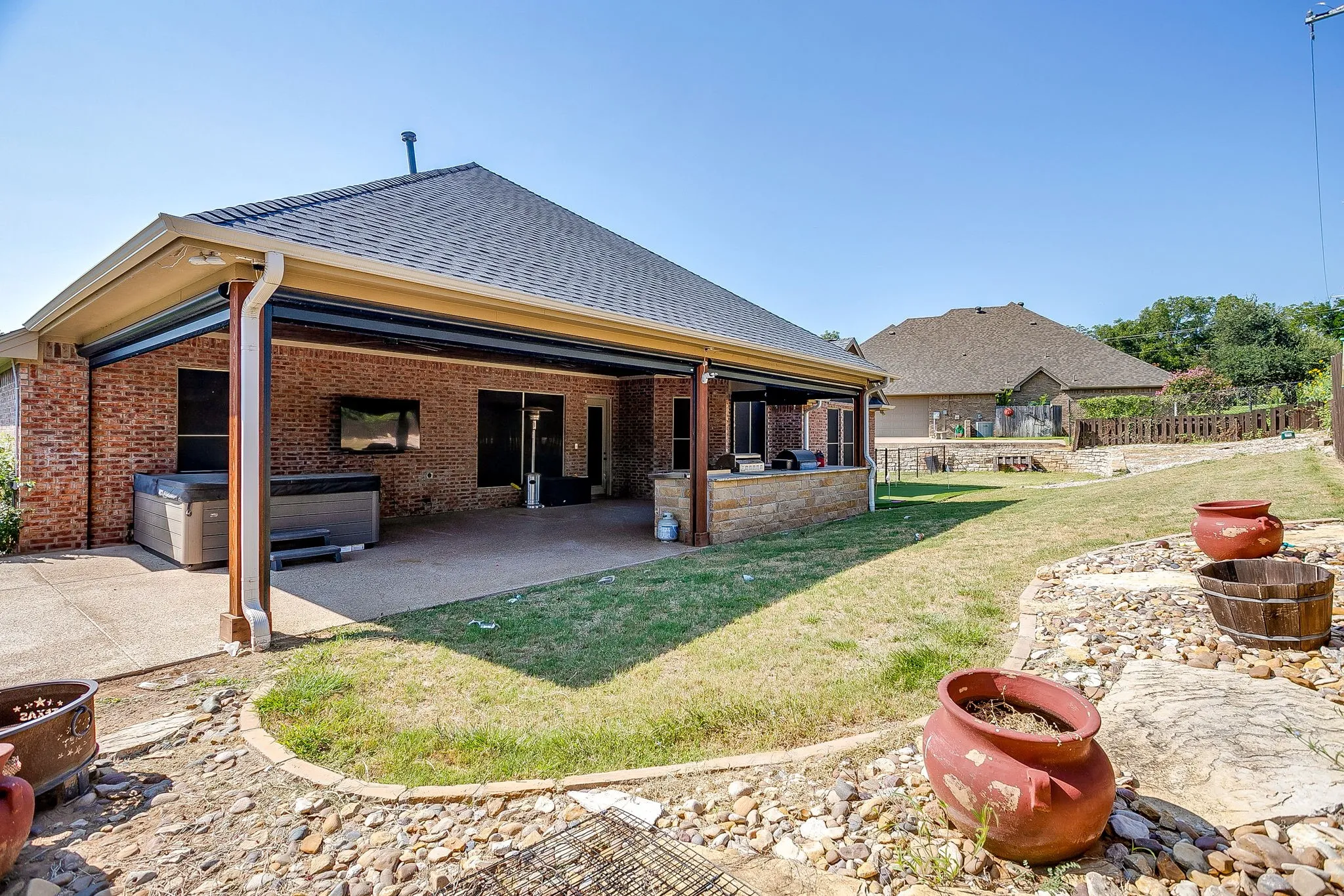 Single Family Residence For Sale in Hood County , 9704 Trinity Court, Granbury, Texas 76049, 4 Bedroom, 2 Bathroom, 2 Garage spaces, 2,395 Sqft, built in 2007, mls#21331666, Real Estate Agent in Granbury, Homes For Sale in Hood county, Homes For Sale in Granbury, Realtor in Granbury Texas, Real Estate Brokerage Independent Realty Texas, Luminita Cordes Realtor