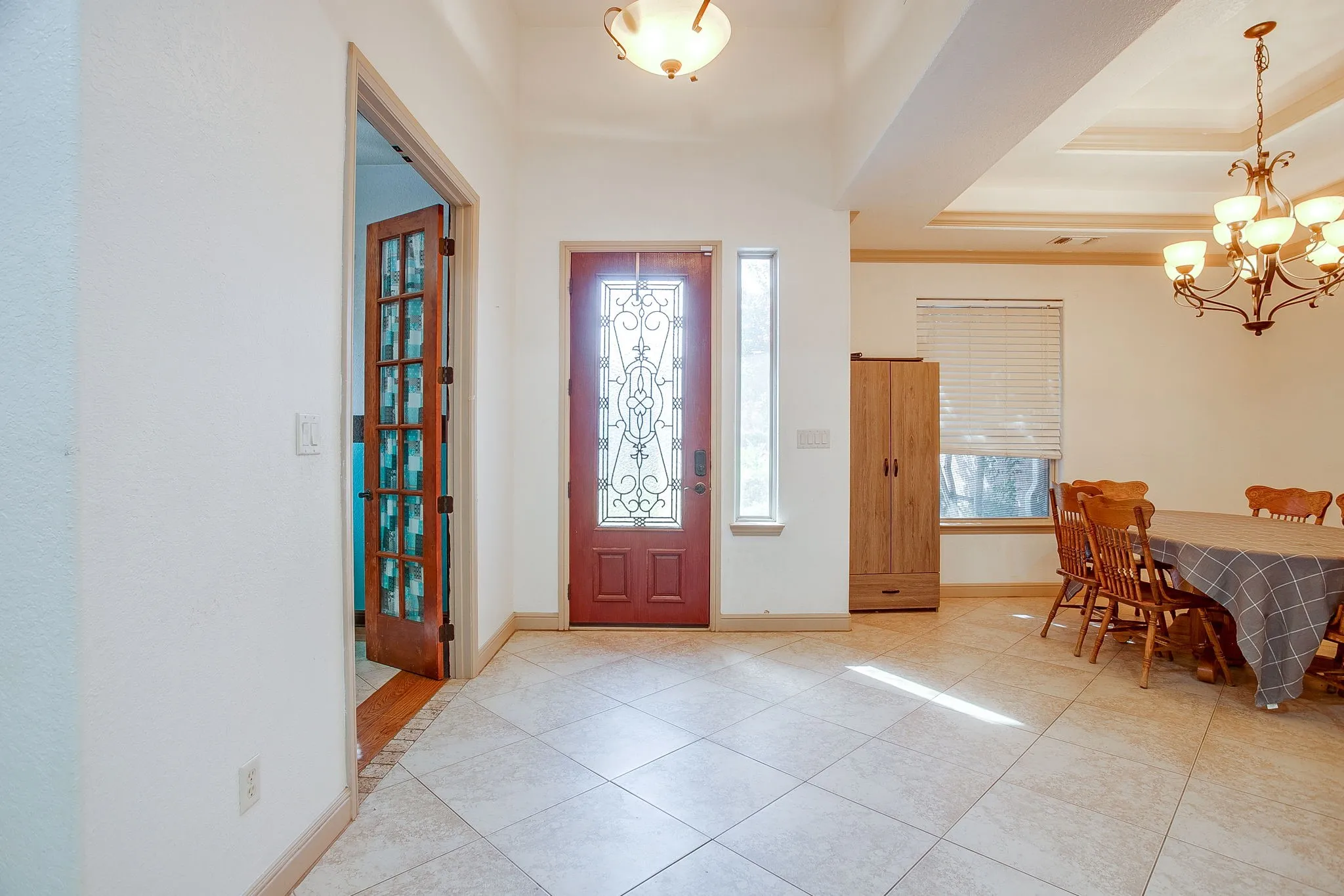 Single Family Residence For Sale in Hood County , 9704 Trinity Court, Granbury, Texas 76049, 4 Bedroom, 2 Bathroom, 2 Garage spaces, 2,395 Sqft, built in 2007, mls#21331666, Real Estate Agent in Granbury, Homes For Sale in Hood county, Homes For Sale in Granbury, Realtor in Granbury Texas, Real Estate Brokerage Independent Realty Texas, Luminita Cordes Realtor