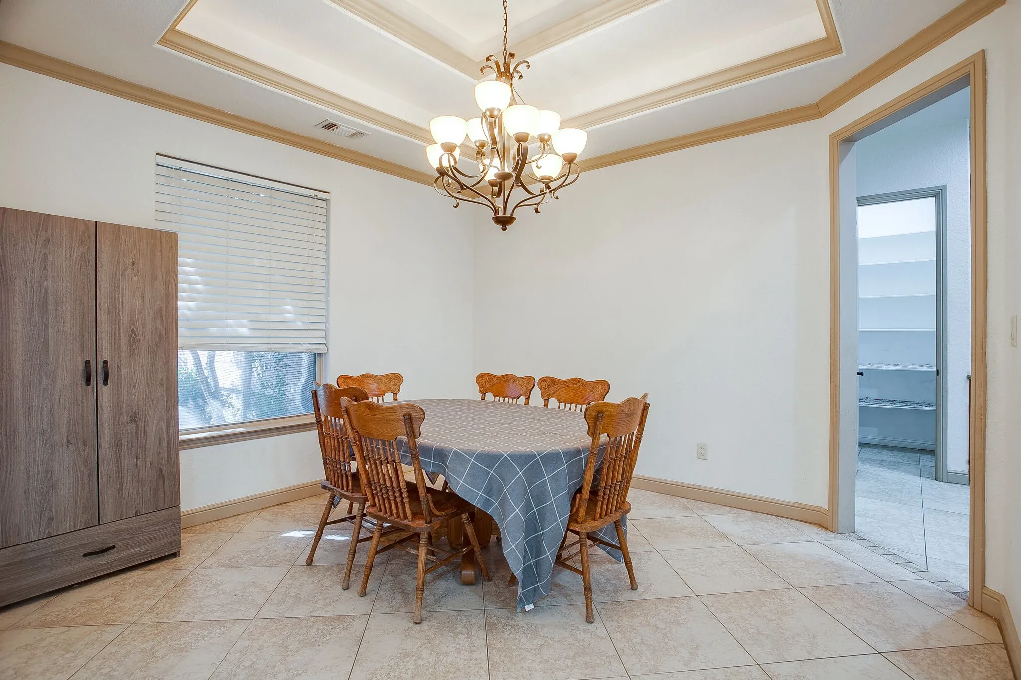 Single Family Residence For Sale in Hood County , 9704 Trinity Court, Granbury, Texas 76049, 4 Bedroom, 2 Bathroom, 2 Garage spaces, 2,395 Sqft, built in 2007, mls#21331666, Real Estate Agent in Granbury, Homes For Sale in Hood county, Homes For Sale in Granbury, Realtor in Granbury Texas, Real Estate Brokerage Independent Realty Texas, Luminita Cordes Realtor
