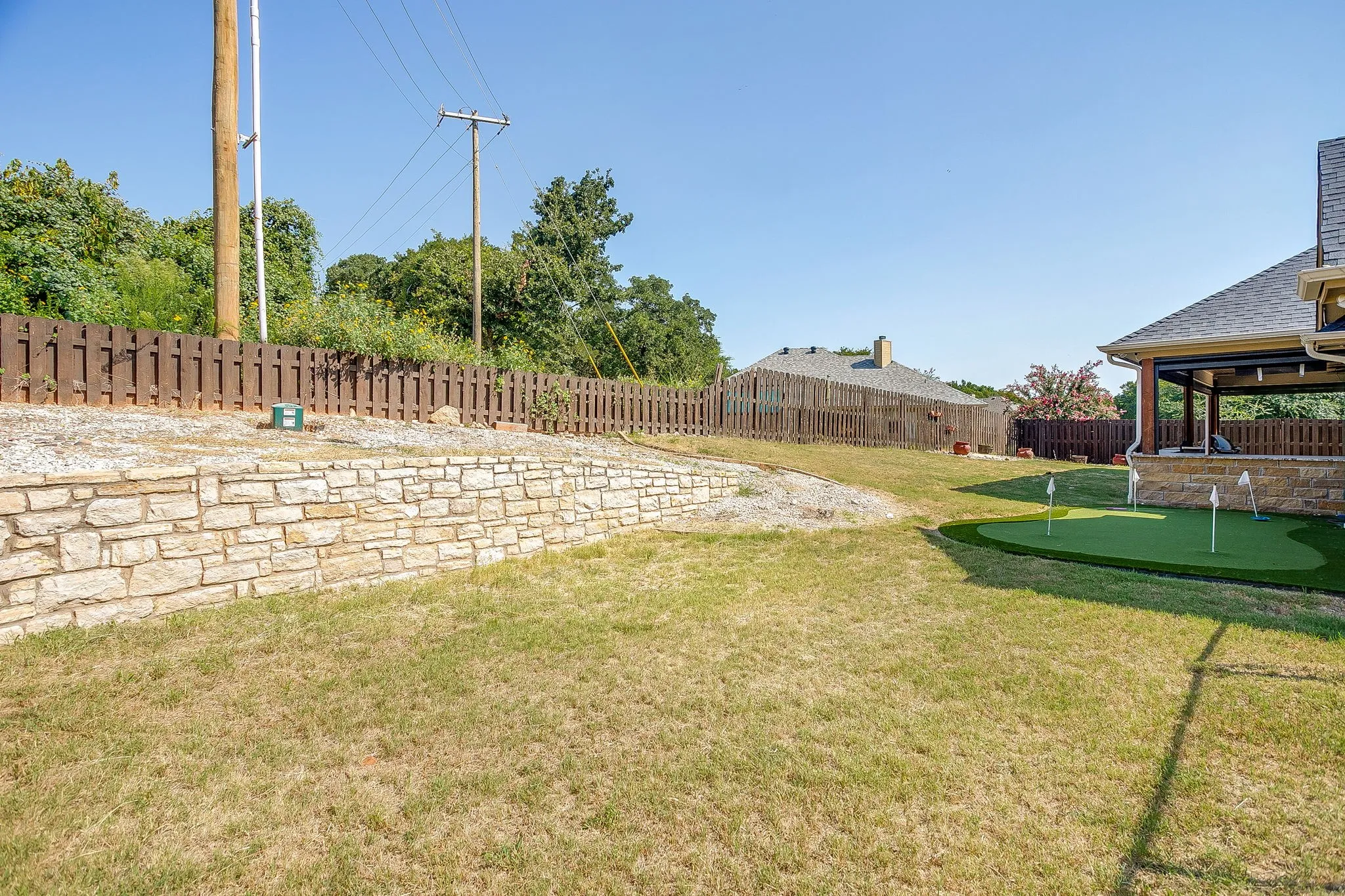 Single Family Residence For Sale in Hood County , 9704 Trinity Court, Granbury, Texas 76049, 4 Bedroom, 2 Bathroom, 2 Garage spaces, 2,395 Sqft, built in 2007, mls#21331666, Real Estate Agent in Granbury, Homes For Sale in Hood county, Homes For Sale in Granbury, Realtor in Granbury Texas, Real Estate Brokerage Independent Realty Texas, Luminita Cordes Realtor