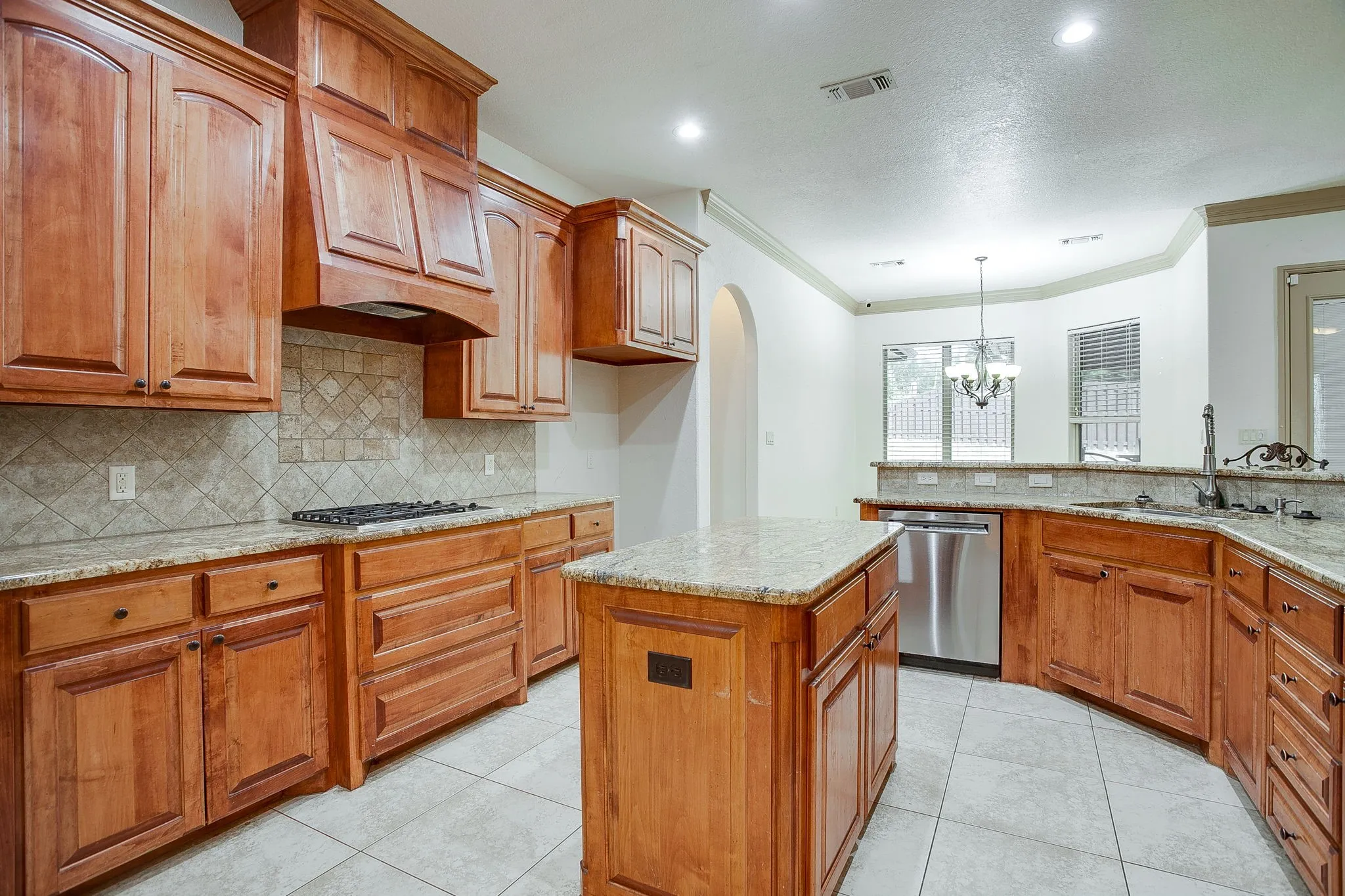 Single Family Residence For Sale in Hood County , 9704 Trinity Court, Granbury, Texas 76049, 4 Bedroom, 2 Bathroom, 2 Garage spaces, 2,395 Sqft, built in 2007, mls#21331666, Real Estate Agent in Granbury, Homes For Sale in Hood county, Homes For Sale in Granbury, Realtor in Granbury Texas, Real Estate Brokerage Independent Realty Texas, Luminita Cordes Realtor