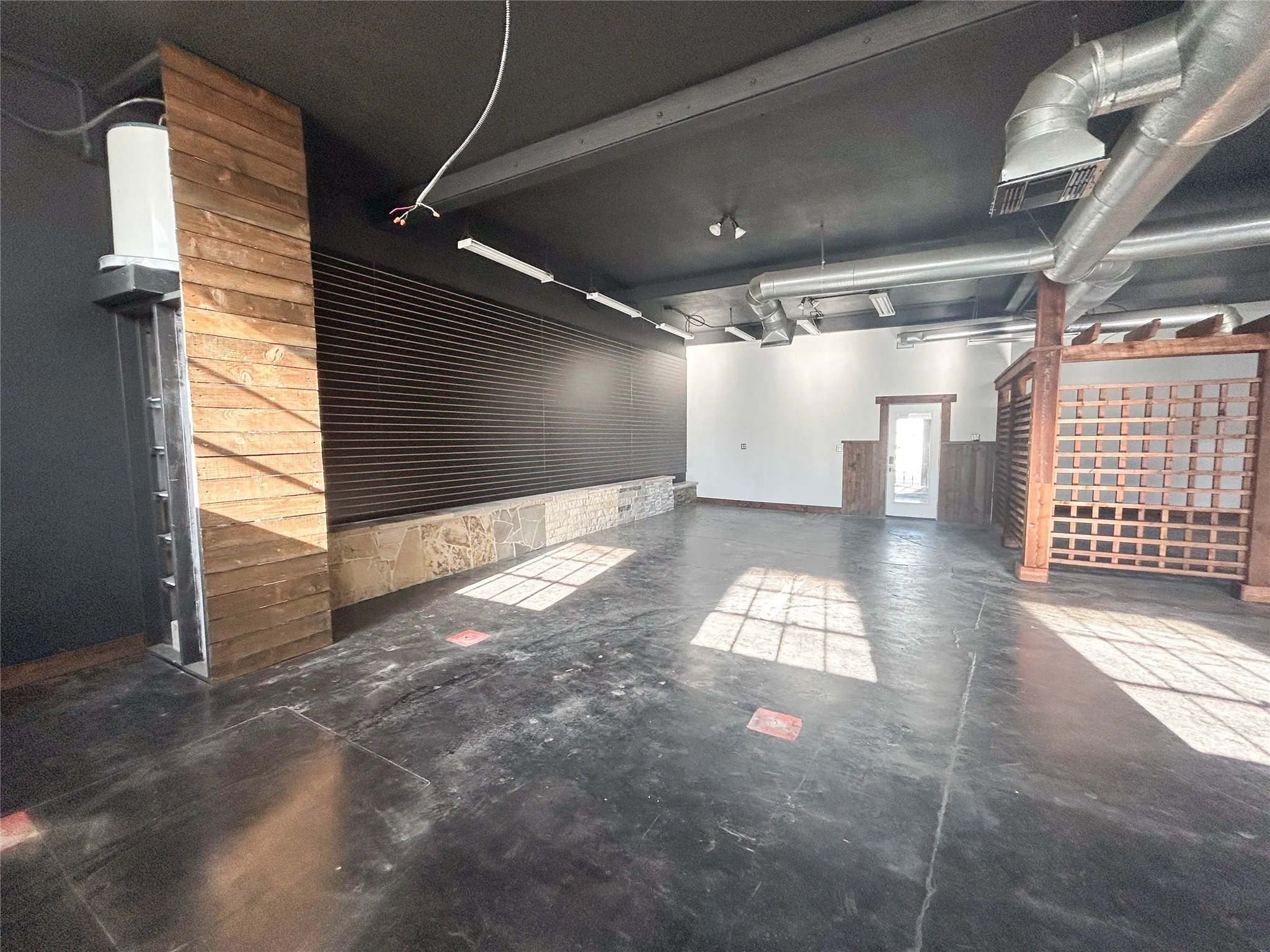 Retail For Rent in Ellis County , 1300 W Main Street 102, Waxahachie, Texas 75165, 0, 0, Garage spaces, 0 Sqft, built in 1938, Price $2,700, mls#21349554, Real Estate Agent in Waxahachie, Homes For Rent in Ellis county, Homes For Rent in Waxahachie, Realtor in Waxahachie Texas, Real Estate Brokerage Independent Realty Texas, Luminita Cordes Realtor