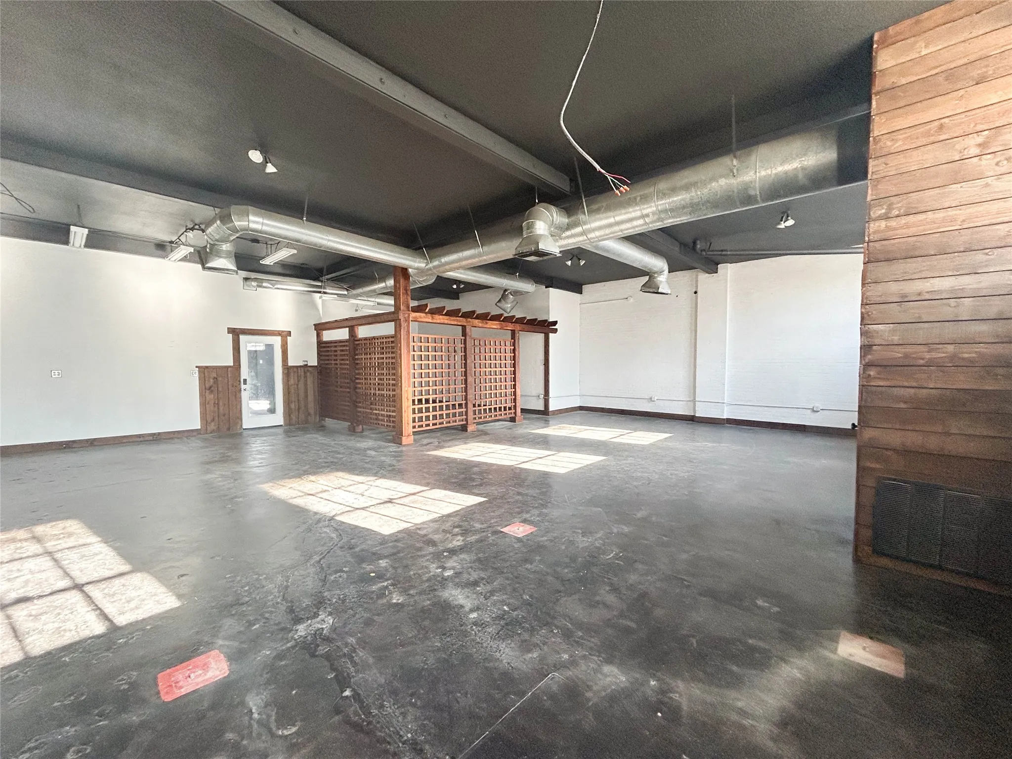 Retail For Rent in Ellis County , 1300 W Main Street 102, Waxahachie, Texas 75165, 0, 0, Garage spaces, 0 Sqft, built in 1938, Price $2,700, mls#21349554, Real Estate Agent in Waxahachie, Homes For Rent in Ellis county, Homes For Rent in Waxahachie, Realtor in Waxahachie Texas, Real Estate Brokerage Independent Realty Texas, Luminita Cordes Realtor