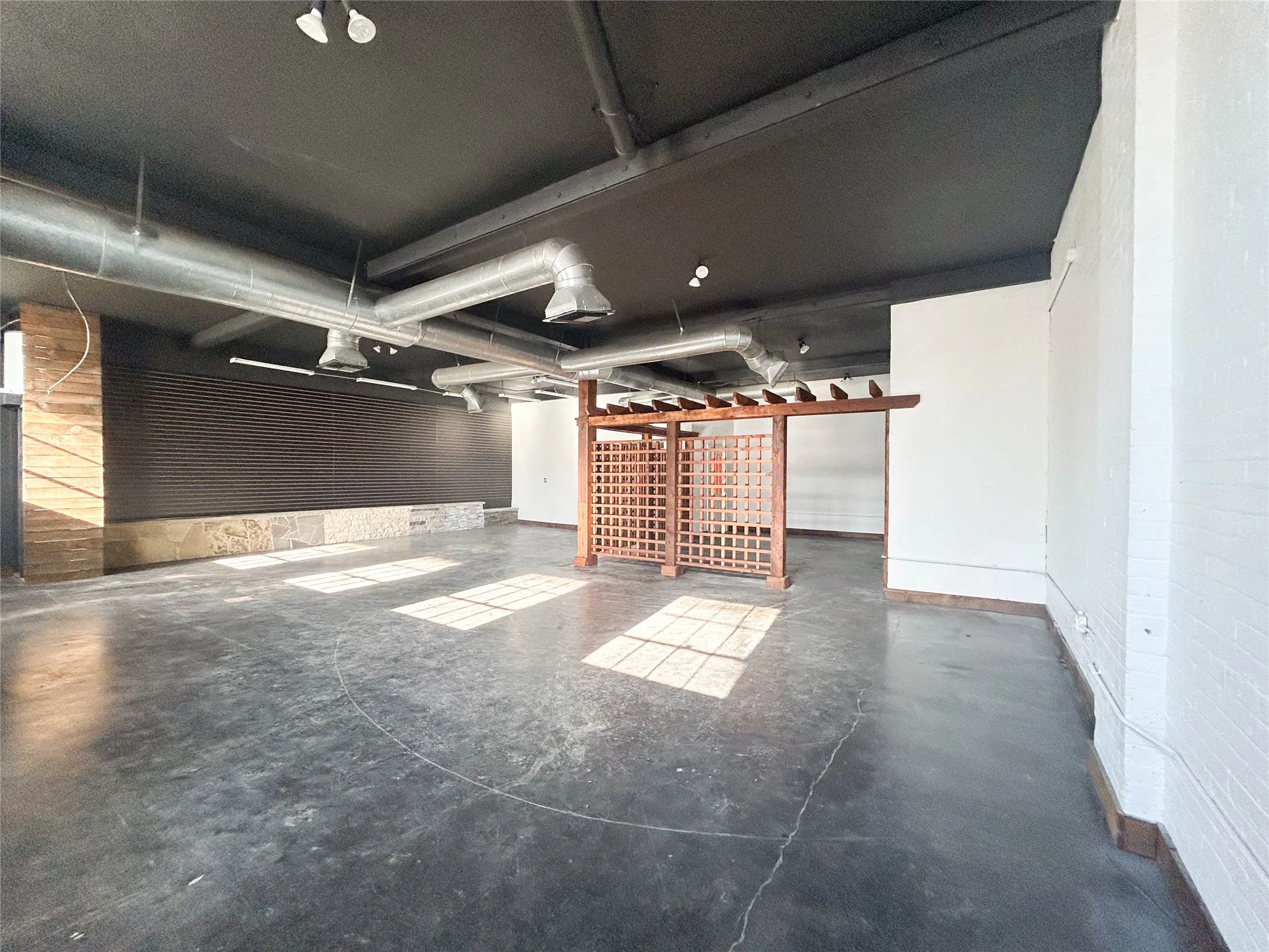 Retail For Rent in Ellis County , 1300 W Main Street 102, Waxahachie, Texas 75165, 0, 0, Garage spaces, 0 Sqft, built in 1938, Price $2,700, mls#21349554, Real Estate Agent in Waxahachie, Homes For Rent in Ellis county, Homes For Rent in Waxahachie, Realtor in Waxahachie Texas, Real Estate Brokerage Independent Realty Texas, Luminita Cordes Realtor