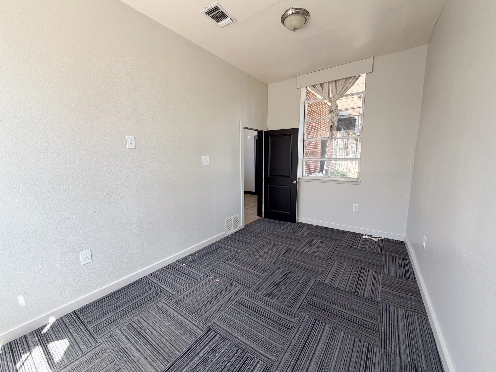 Office For Rent in Ellis County , 1300 W Main Street 100, Waxahachie, Texas 75165, 0, 0, Garage spaces, 0 Sqft, built in 1938, mls#21349562, Real Estate Agent in Waxahachie, Homes For Rent in Ellis county, Homes For Rent in Waxahachie, Realtor in Waxahachie Texas, Real Estate Brokerage Independent Realty Texas, Luminita Cordes Realtor