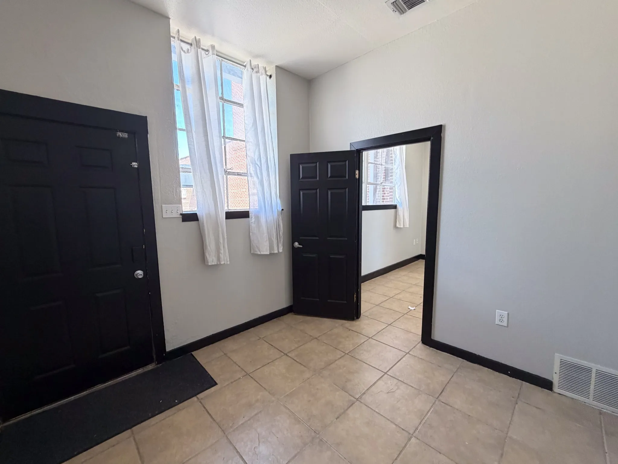 Office For Rent in Ellis County , 1300 W Main Street 100, Waxahachie, Texas 75165, 0, 0, Garage spaces, 0 Sqft, built in 1938, mls#21349562, Real Estate Agent in Waxahachie, Homes For Rent in Ellis county, Homes For Rent in Waxahachie, Realtor in Waxahachie Texas, Real Estate Brokerage Independent Realty Texas, Luminita Cordes Realtor
