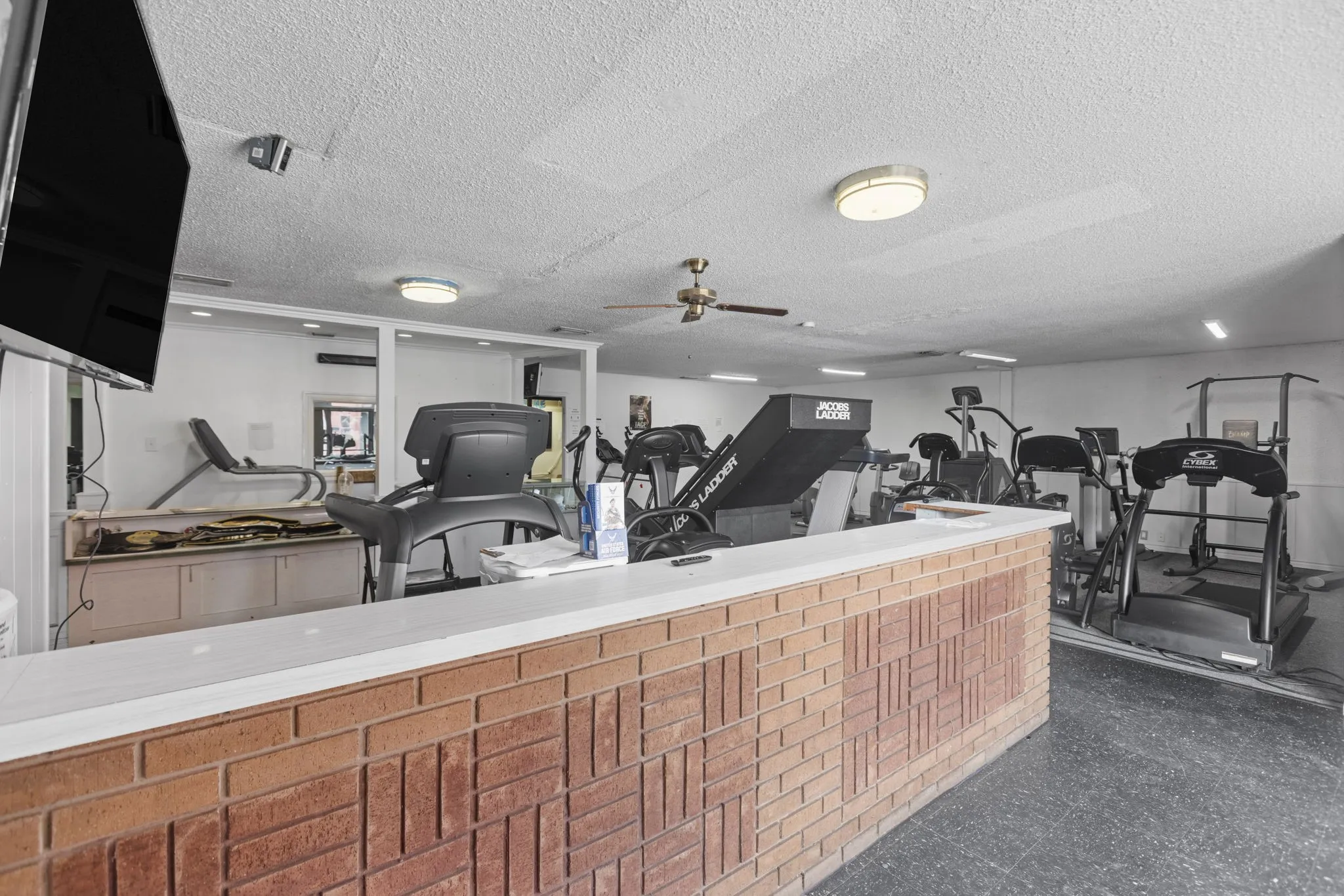 Business For Sale in Red River (TX) County , 106 E Main Street, Clarksville, Texas 75426, 0, 0, Garage spaces, 0 Sqft, built in 1931, mls#21349381, Real Estate Agent in Clarksville, Homes For Sale in Red River (TX) county, Homes For Sale in Clarksville, Realtor in Clarksville Texas, Real Estate Brokerage Independent Realty Texas, Luminita Cordes Realtor